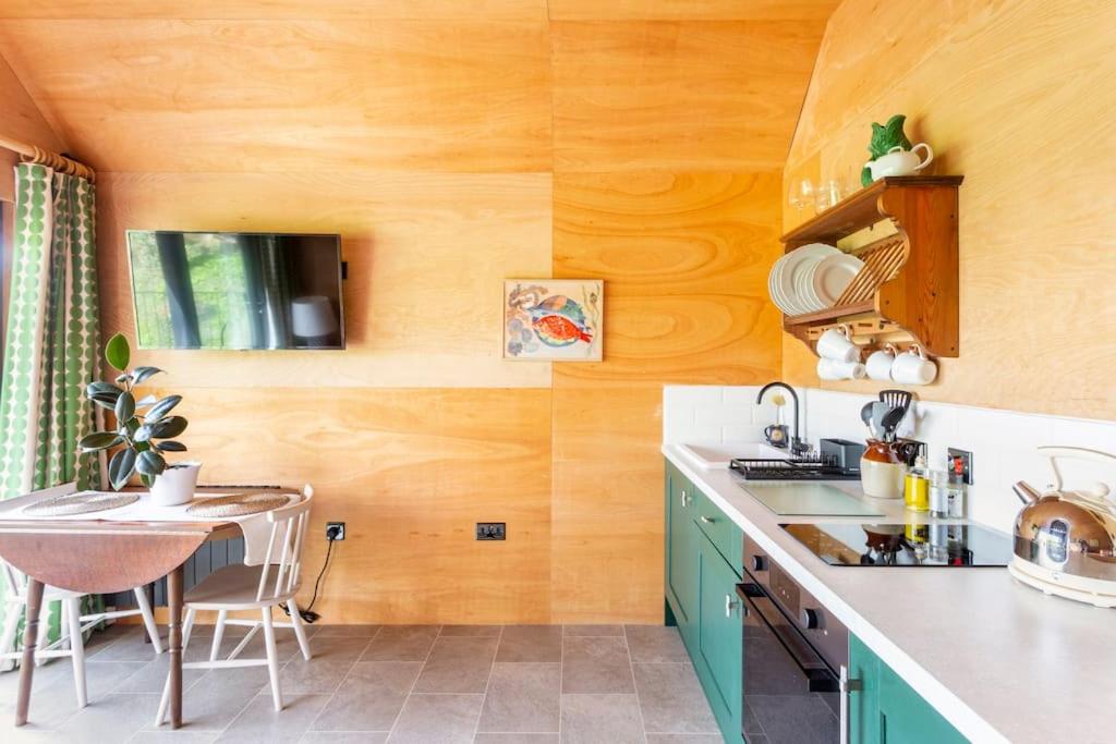 Cabin with a spectacular outlook view 5