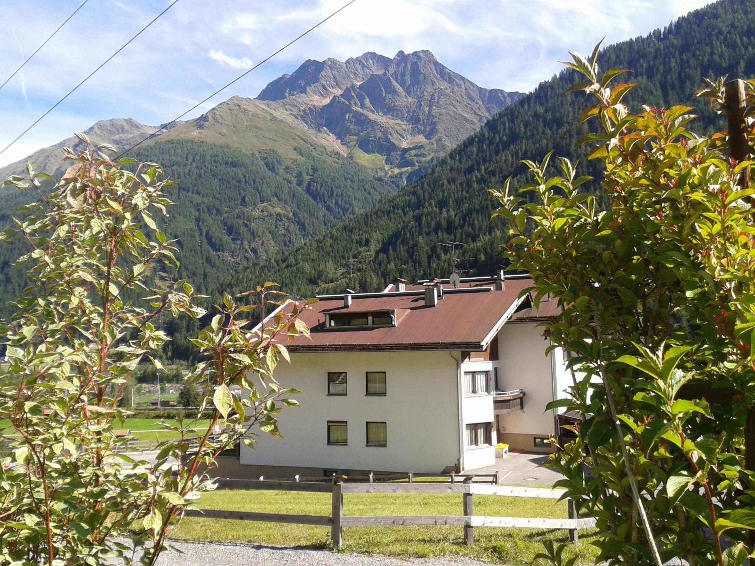 Photo 33