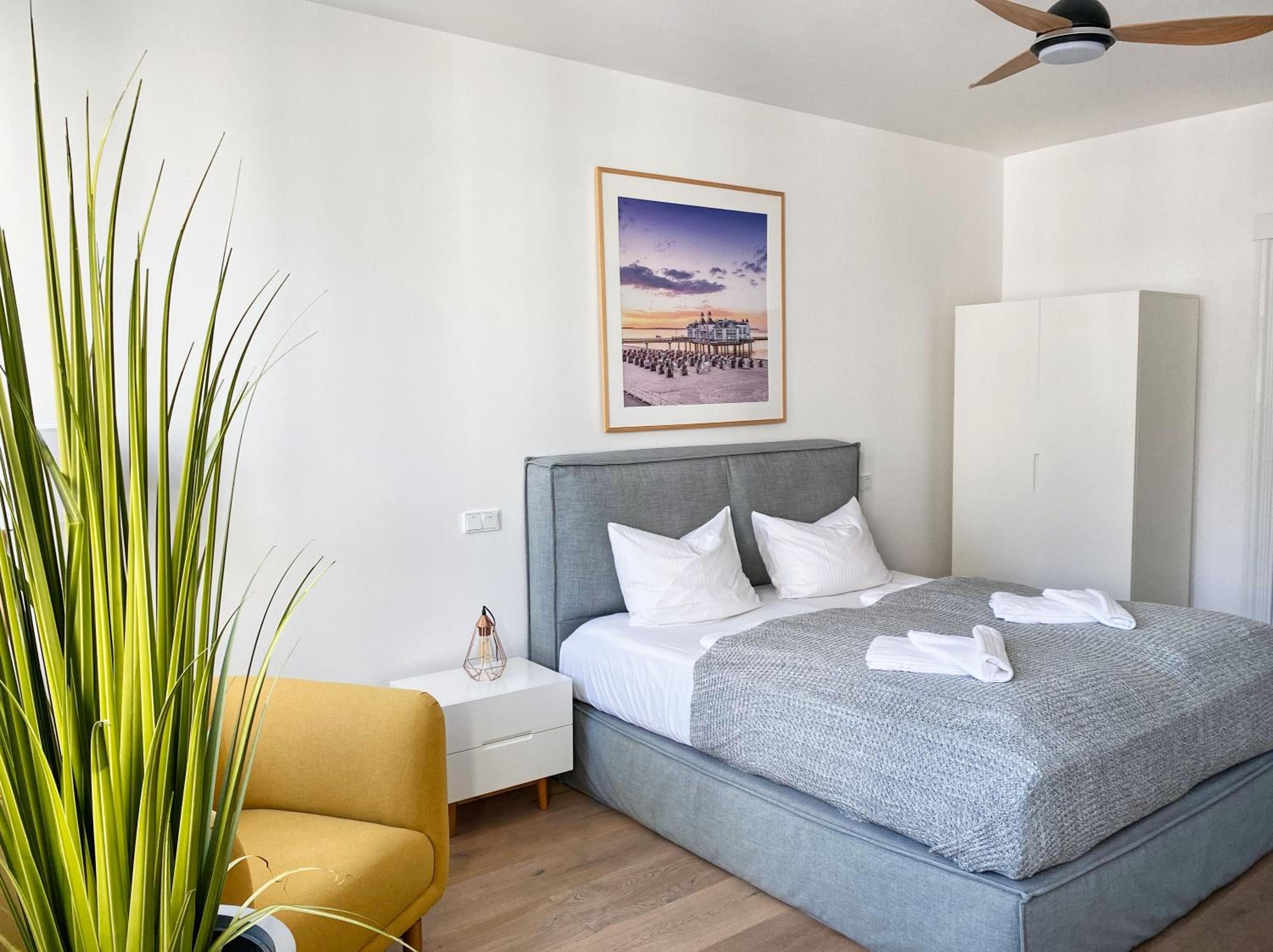 Pool und Sauna mit Meerblick, direkt an der Seebrücke - FIRST Sellin FeWo 3 8