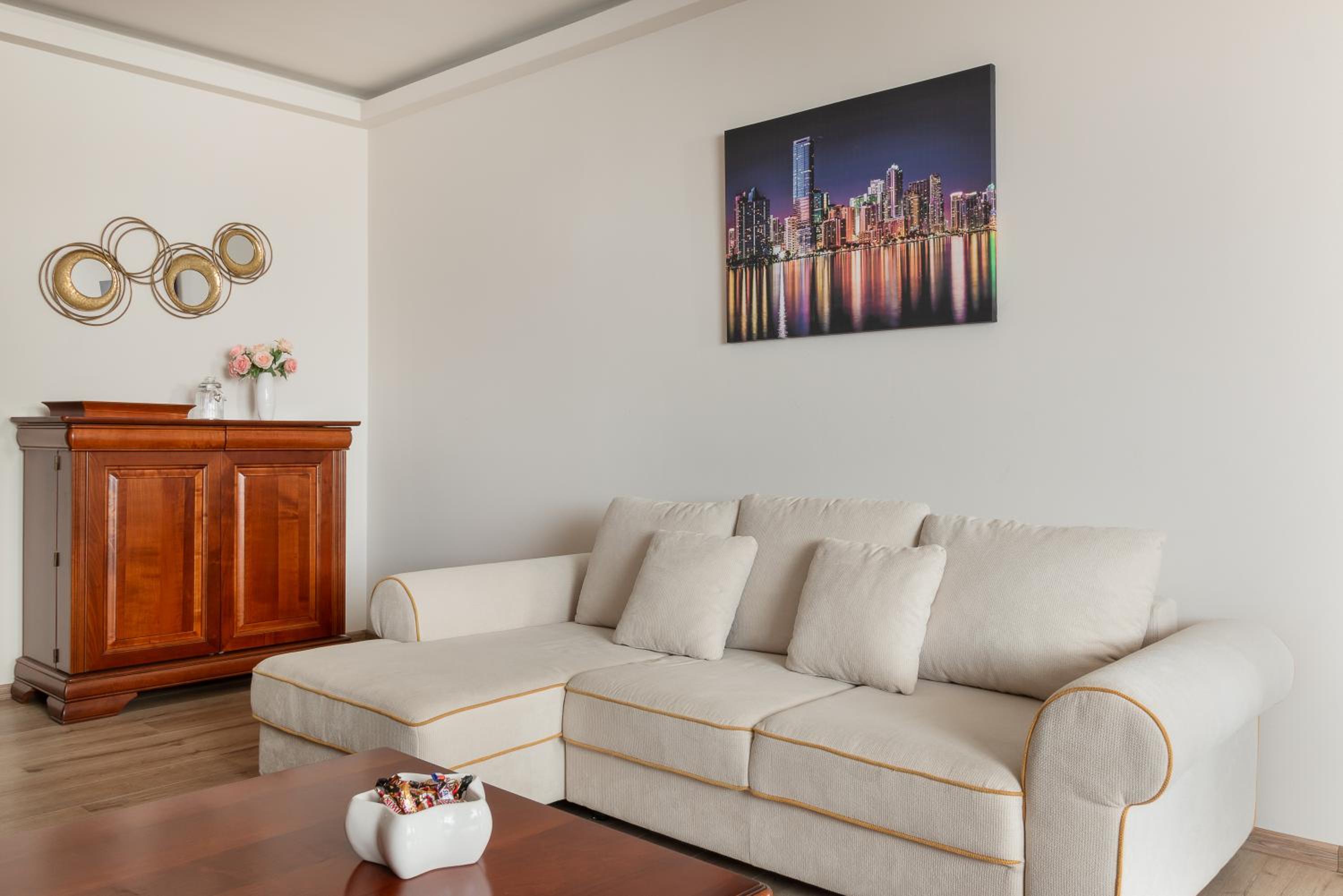 Chic Central Oradea -Parcare & Balcon view 3
