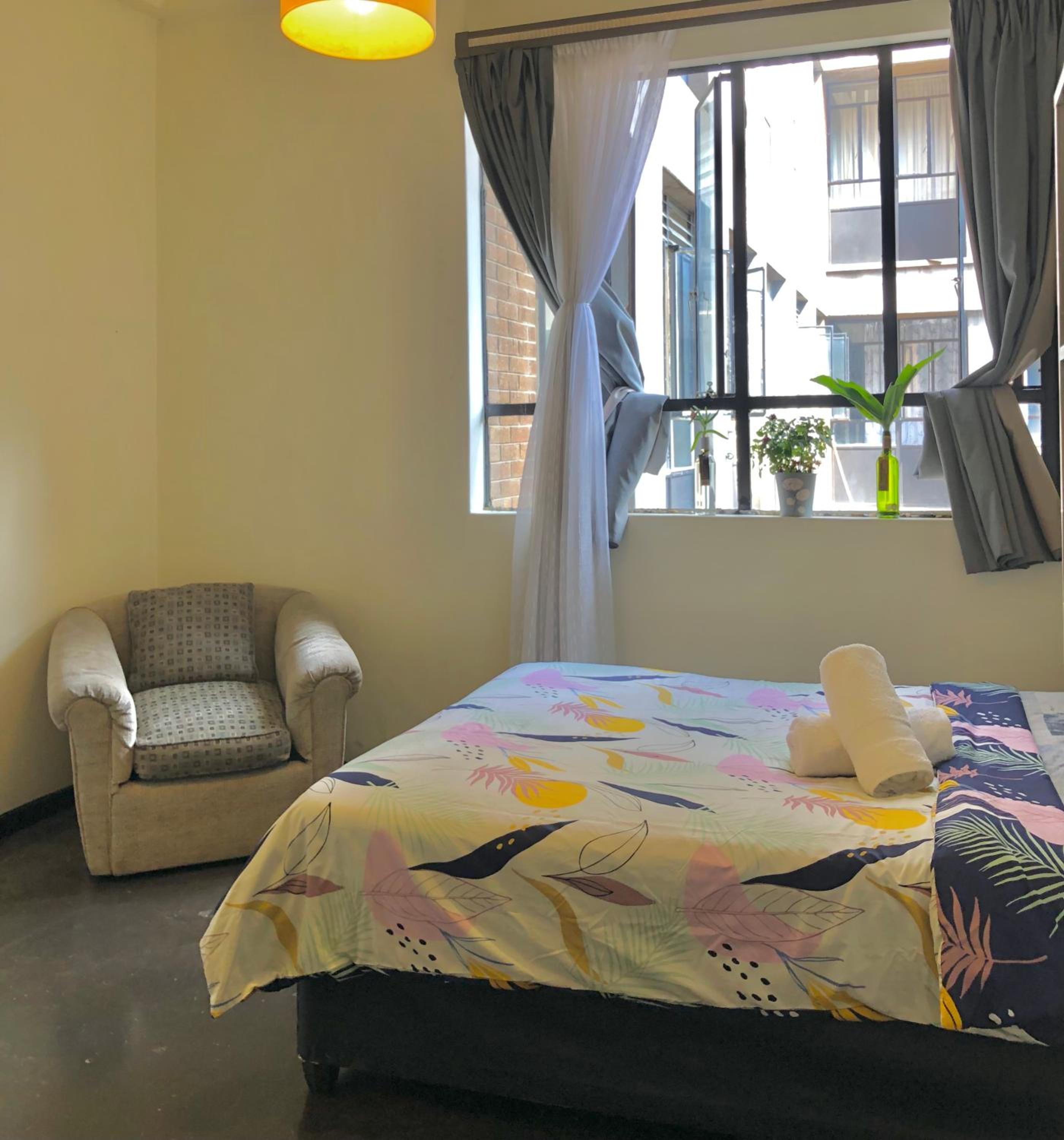 Sun's spacious apartment