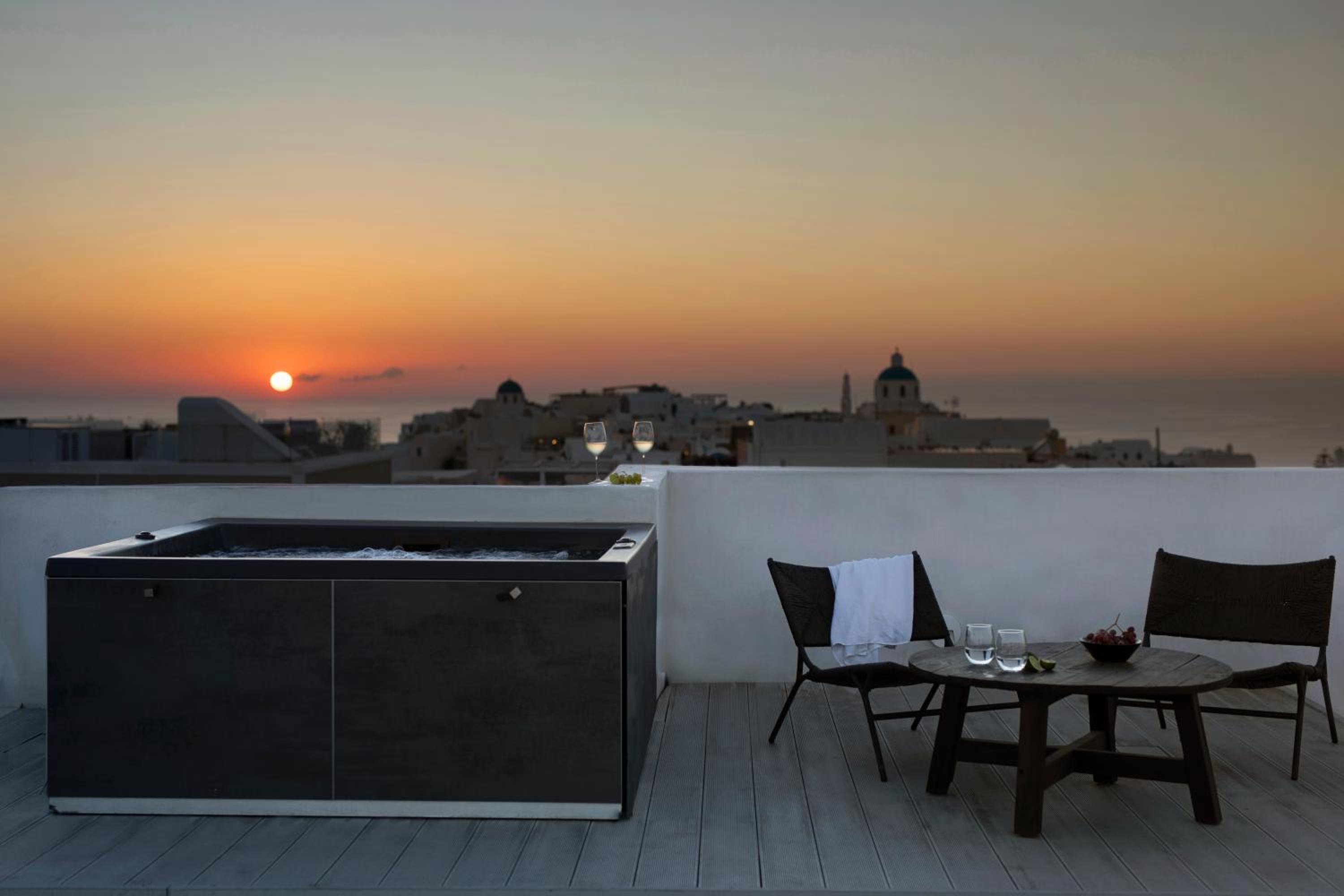 ArmonOia Suites