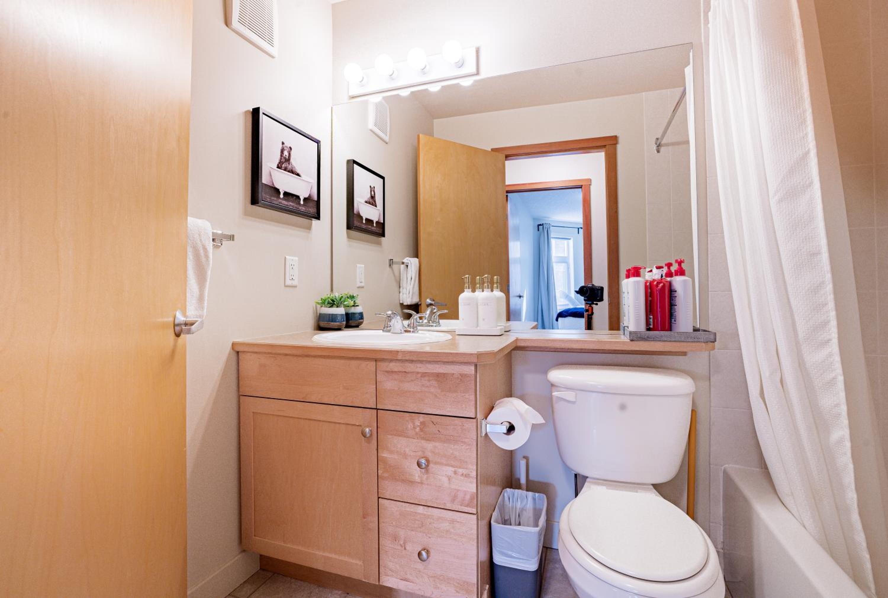 Canmore Mountain Views -3Beds-Ski Stay Deals