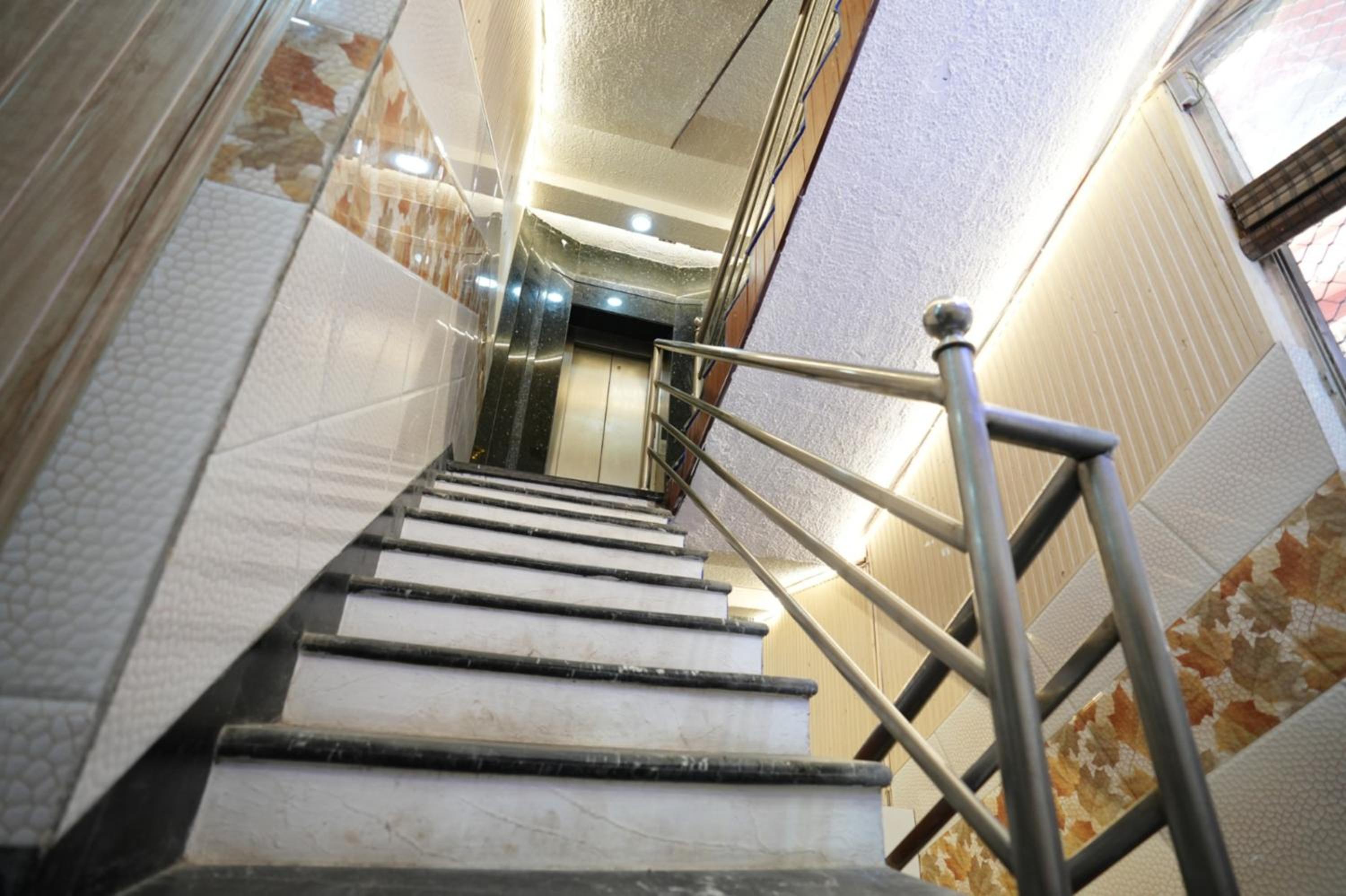 Hotel Ashray Puri Near Temple & Golden Beach -Lift- Wifi with Restaurant Facilities- By Morservices view 5