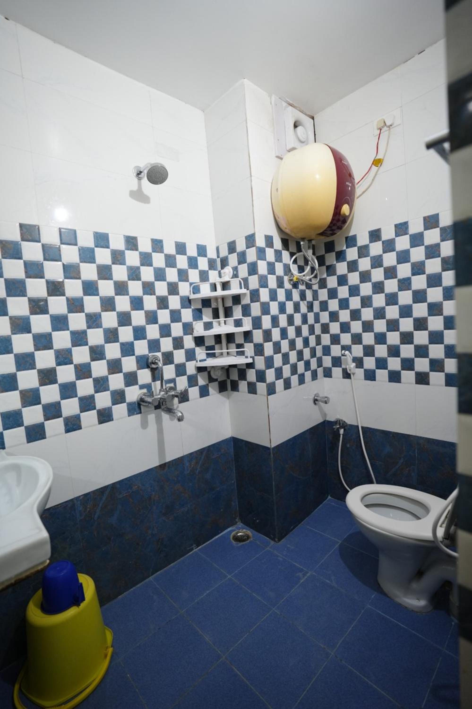 Hotel Ashray Puri Near Temple & Golden Beach -Lift- Wifi with Restaurant Facilities- By Morservices view 3