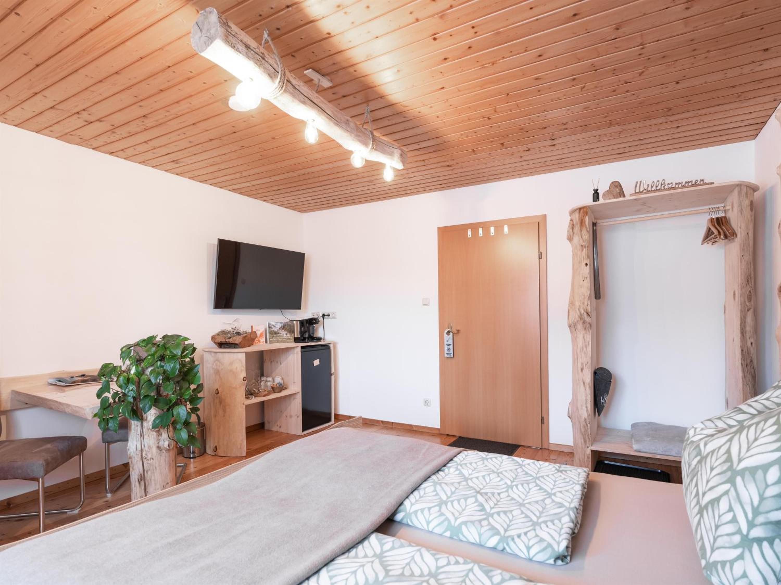 Xeis NeSt