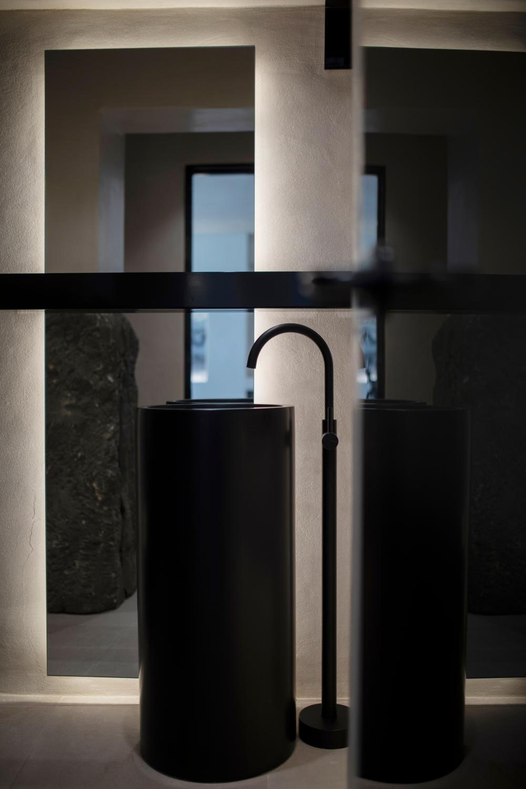 ArmonOia Suites