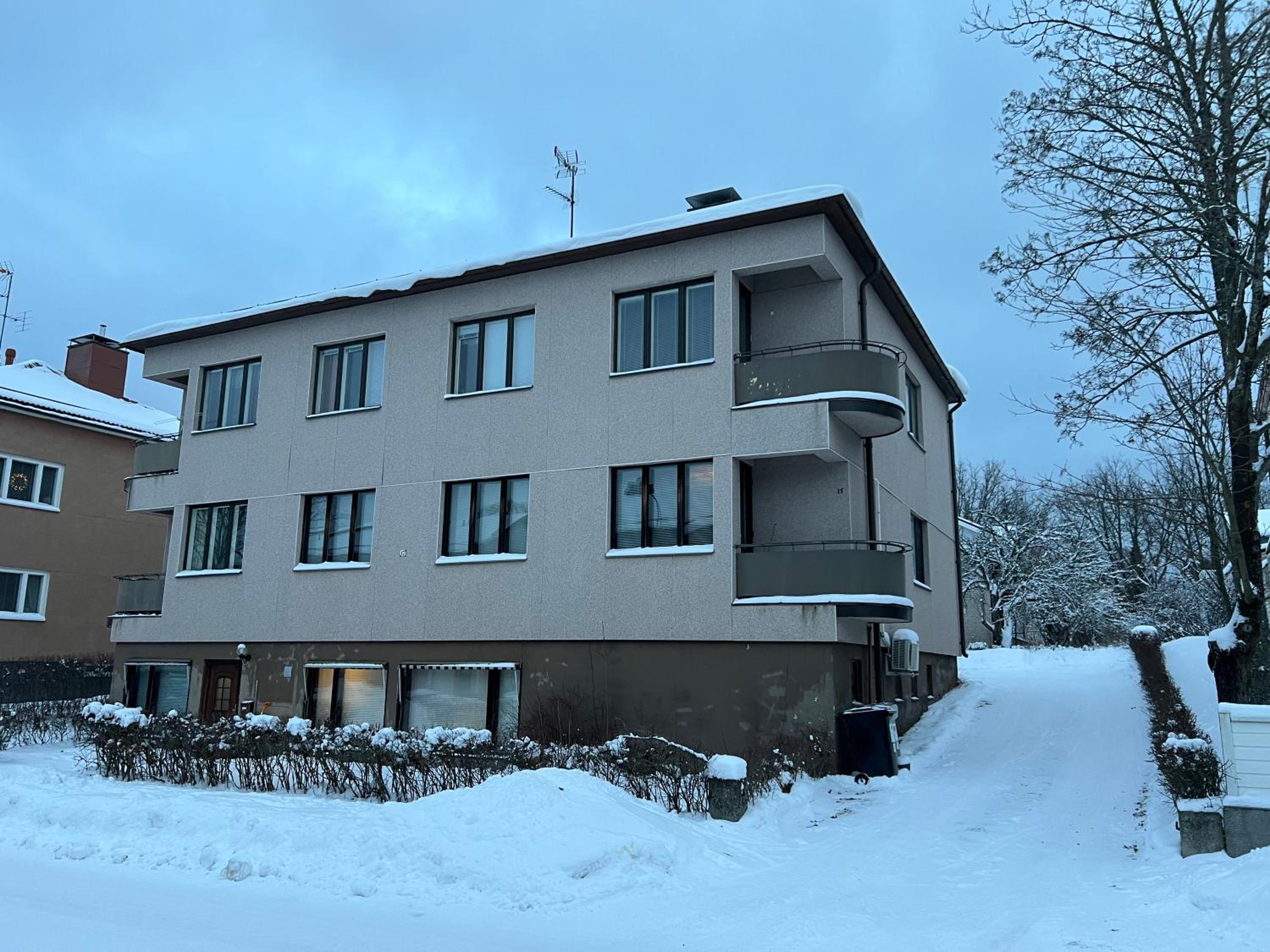 Matkatoimisto lähellä keskustaa