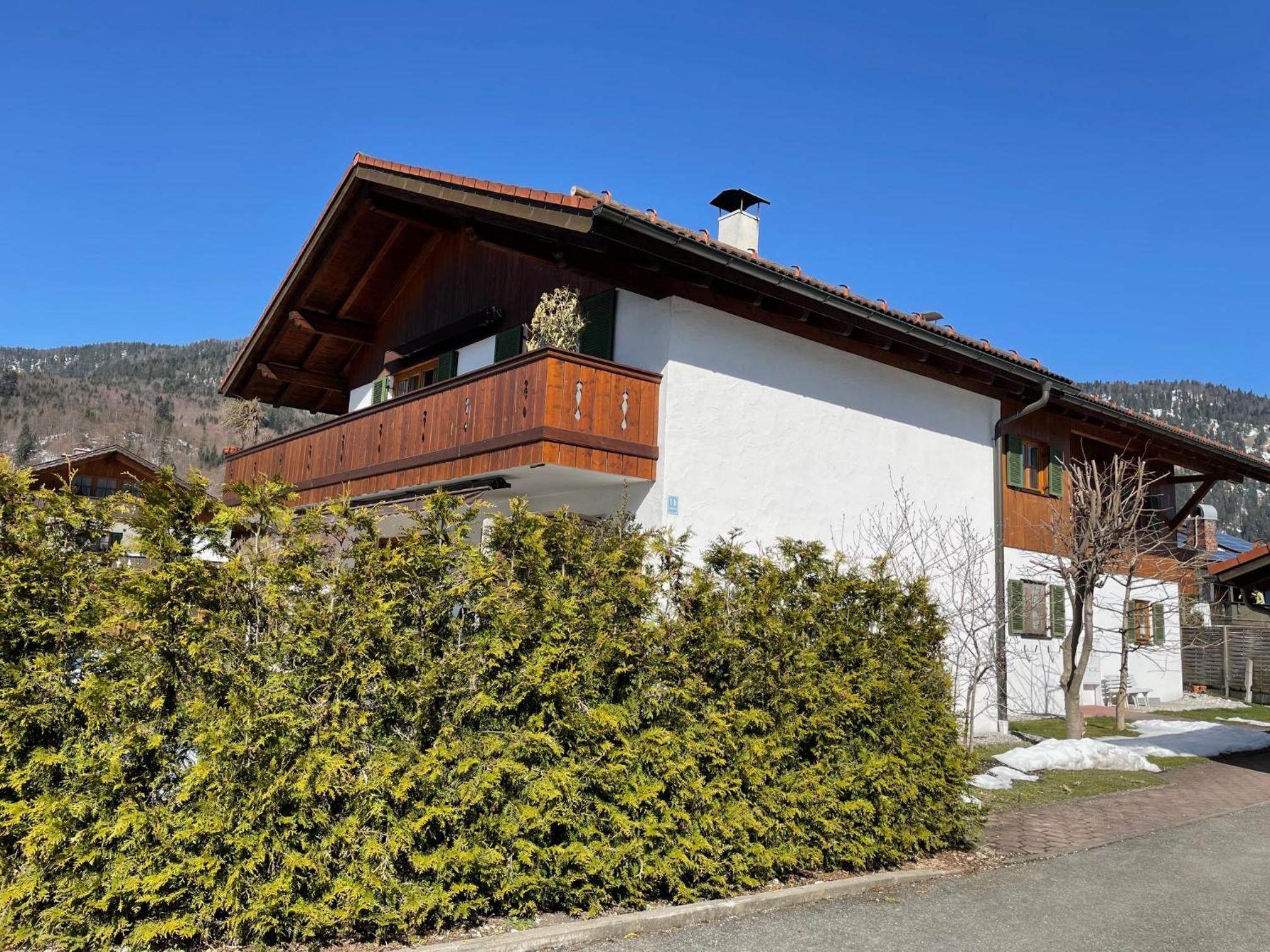 Dachgeschosswohnung mit traumhaftem Zugspitzblick bei Garmisch