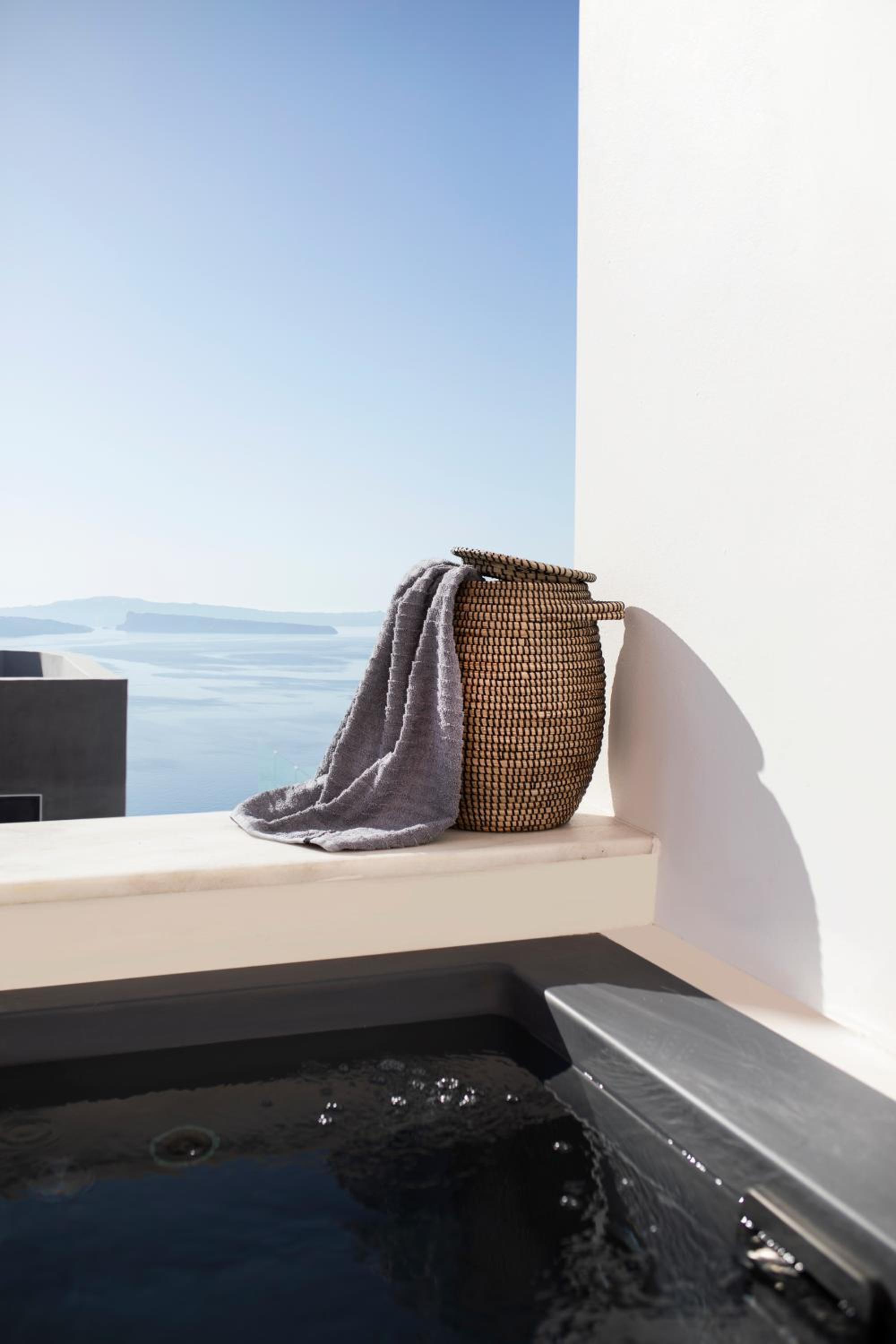 ArmonOia Suites