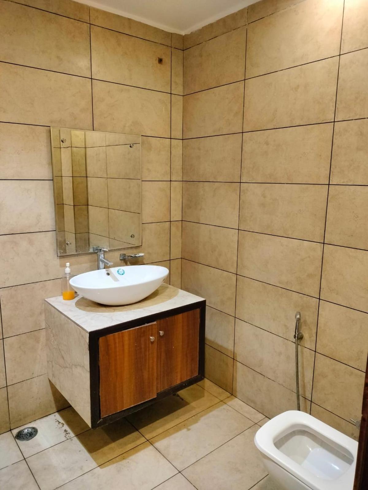Hotel Royal Touch Near BLK Hospital & Walking from Metro Station view 3