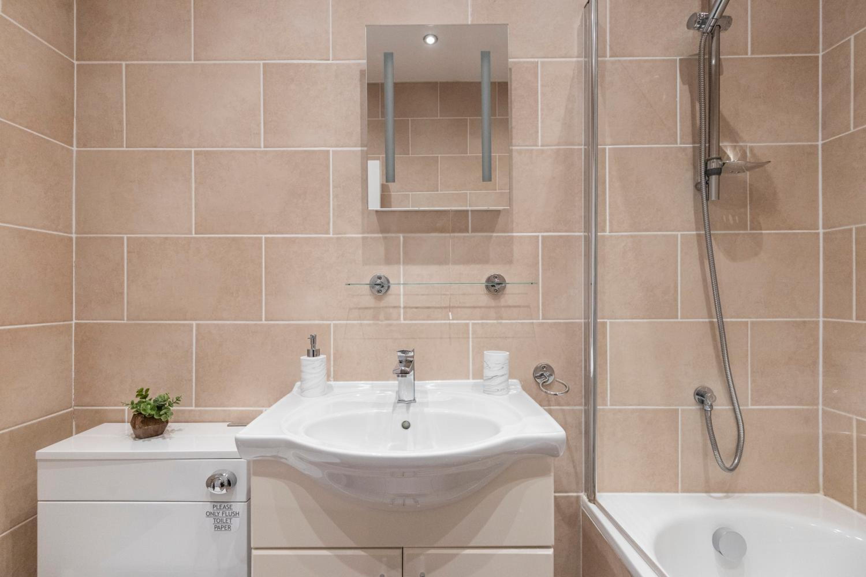 Central Located Apartment in City of London - Farringdon Station