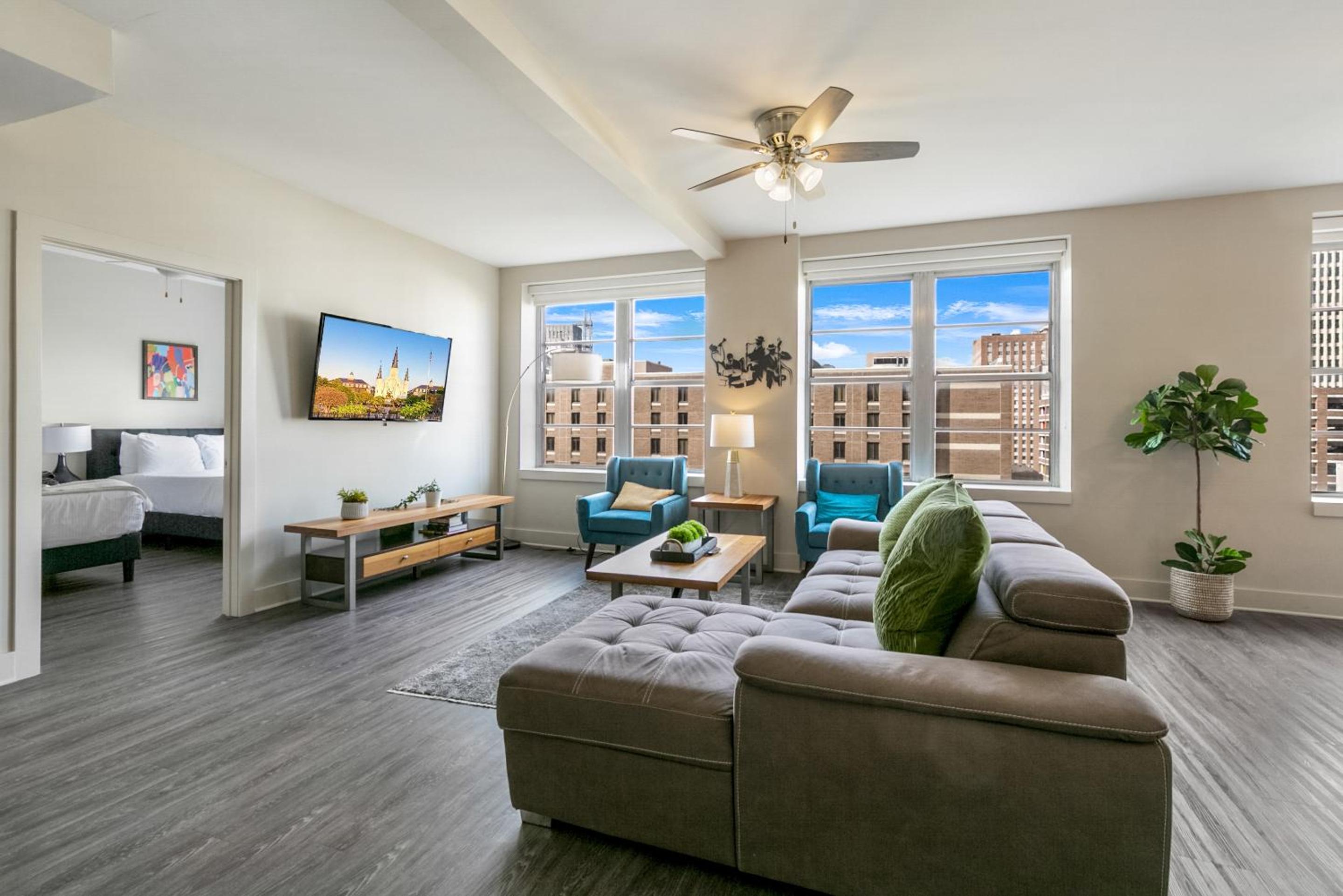 New Orleans Vacations - Spacious 4BR Luxury Condo Steps to French Quarter - Property Image 1