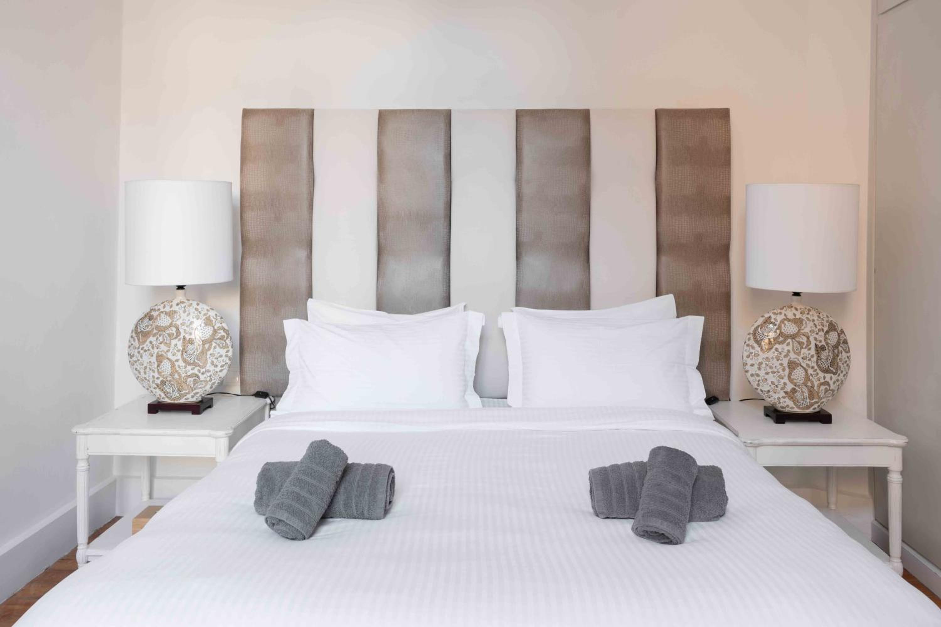 Art Pantheon - Suites & Apartments