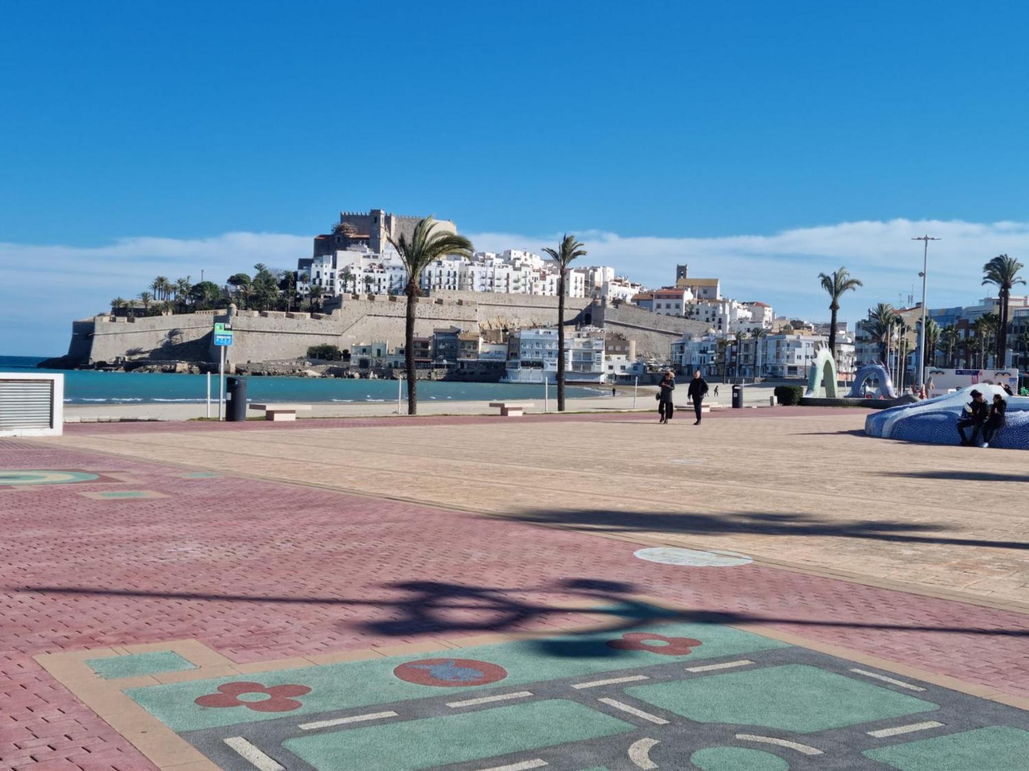 THE BEACH ACROSS THE STREET