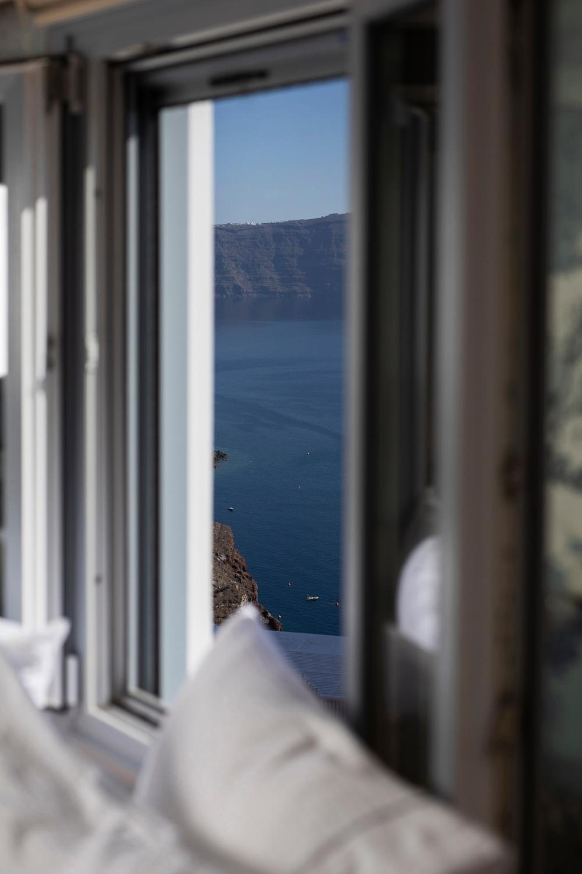 ArmonOia Suites