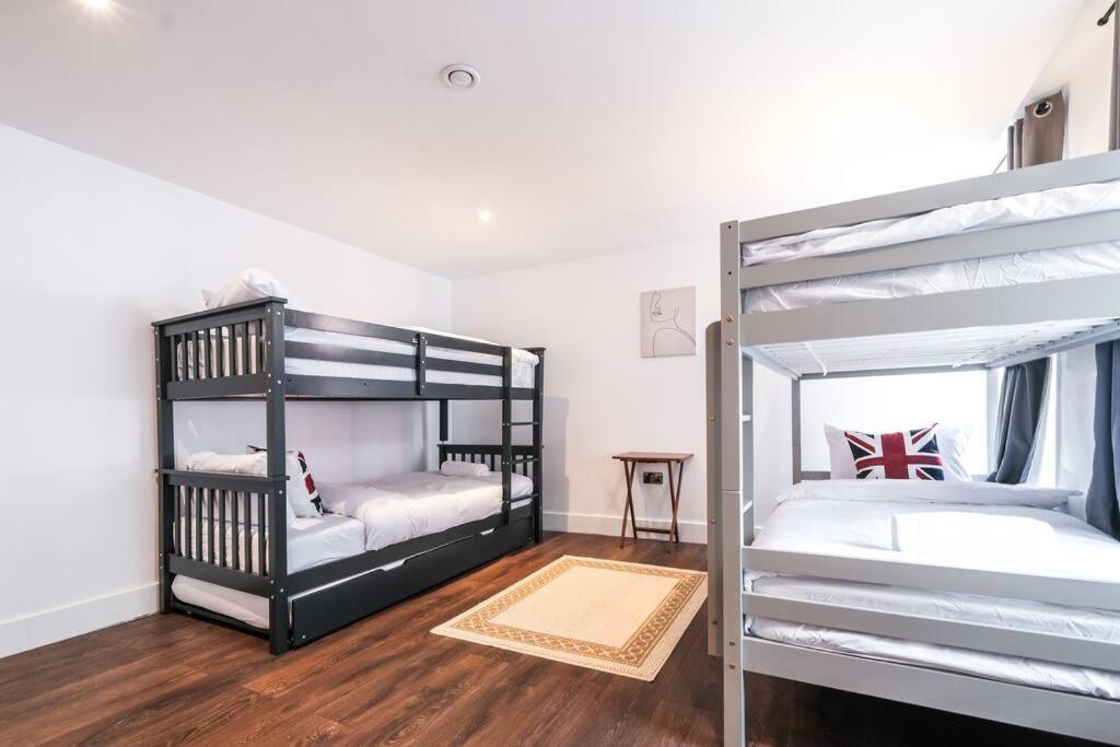 Spacious and Delightful Sleep 5 Piccadilly VRC