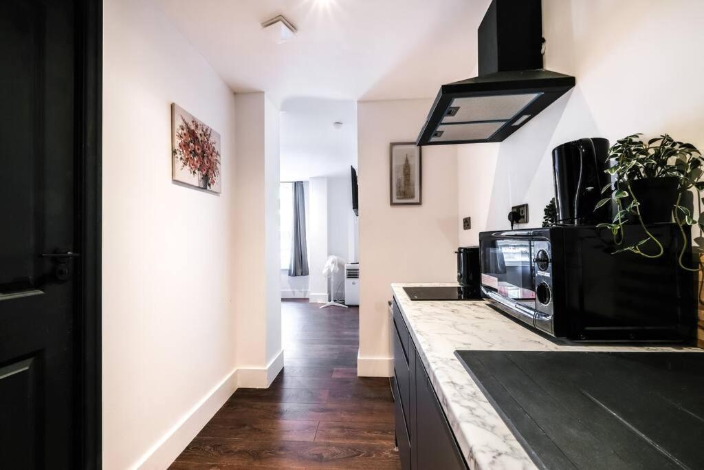 Spacious and Delightful Sleep 5 Piccadilly VRC