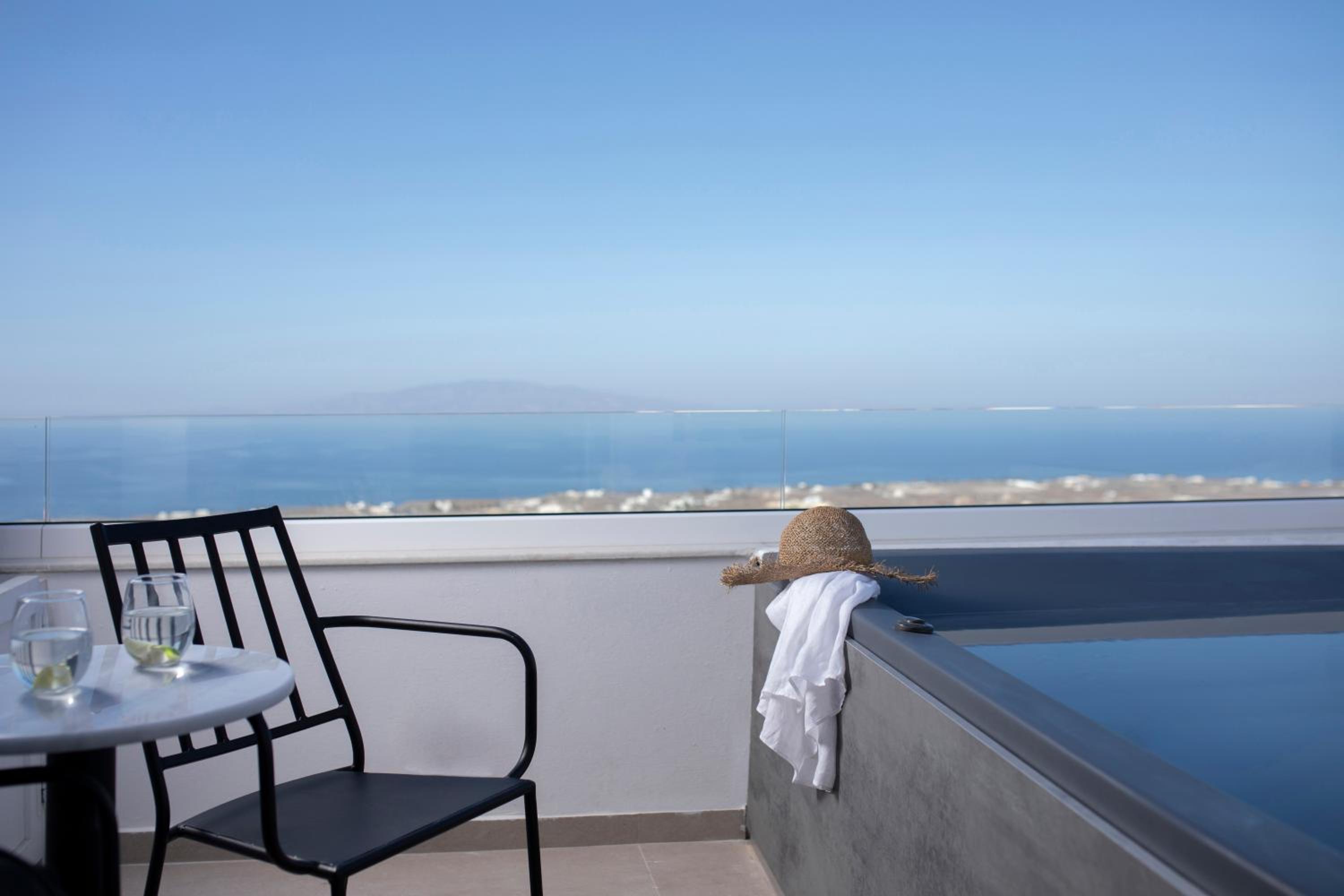 ArmonOia Suites