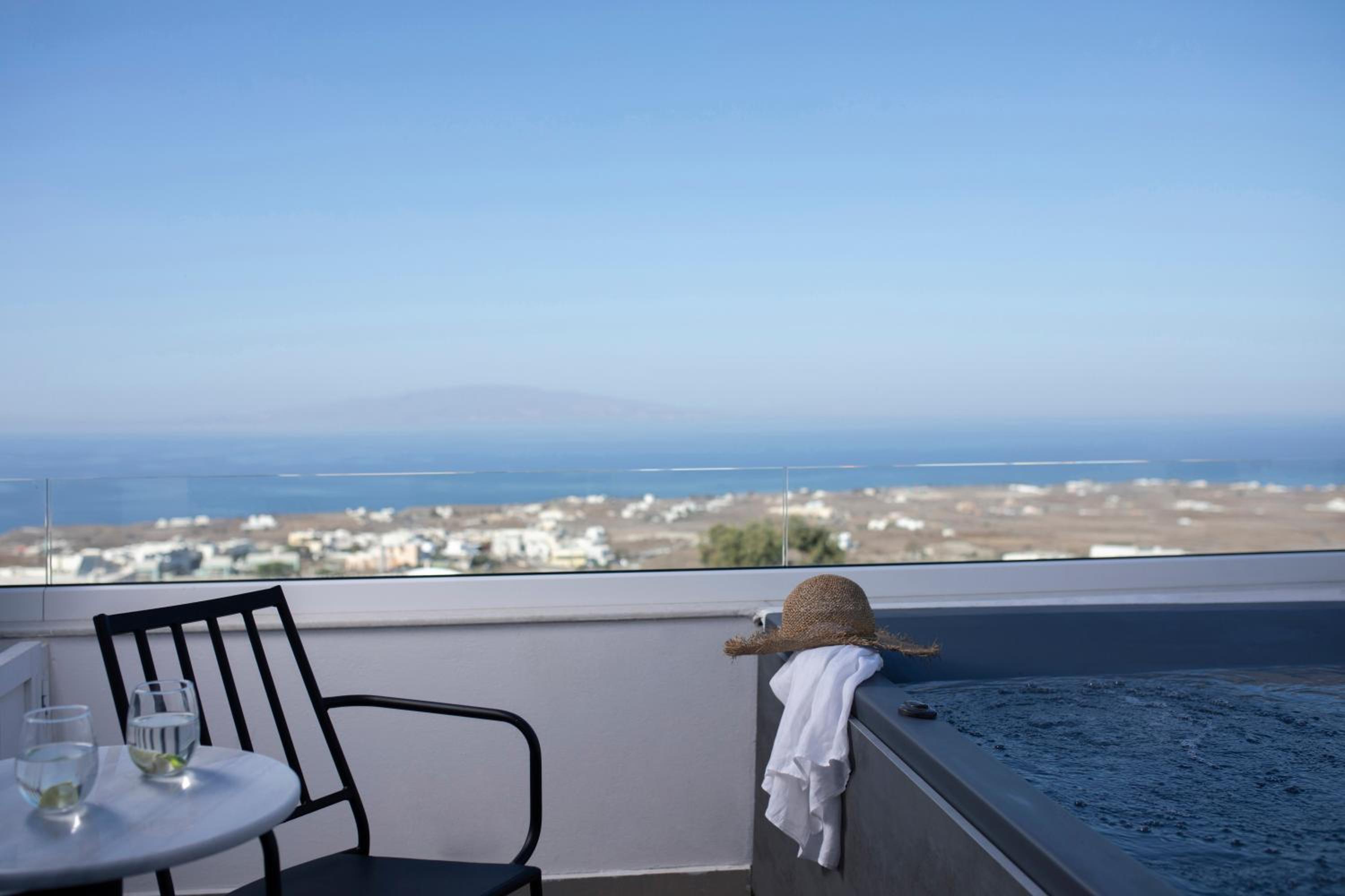 ArmonOia Suites