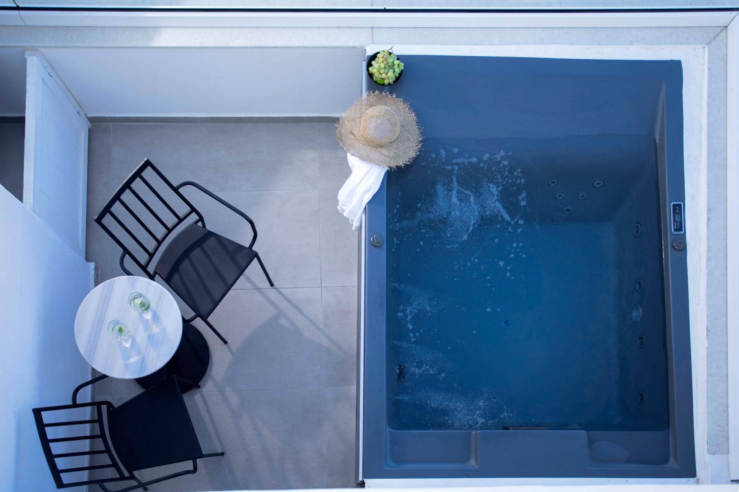 ArmonOia Suites