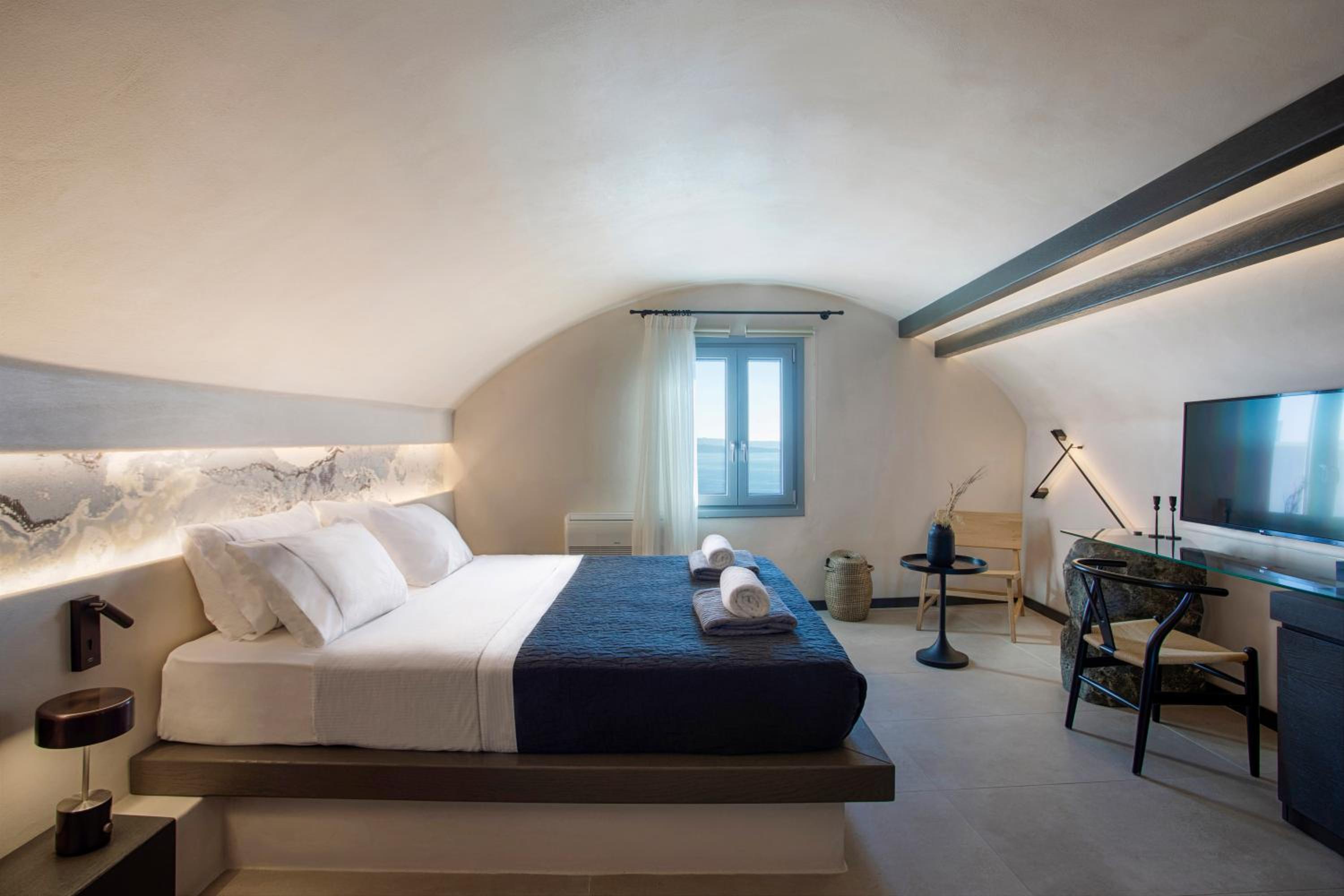 ArmonOia Suites