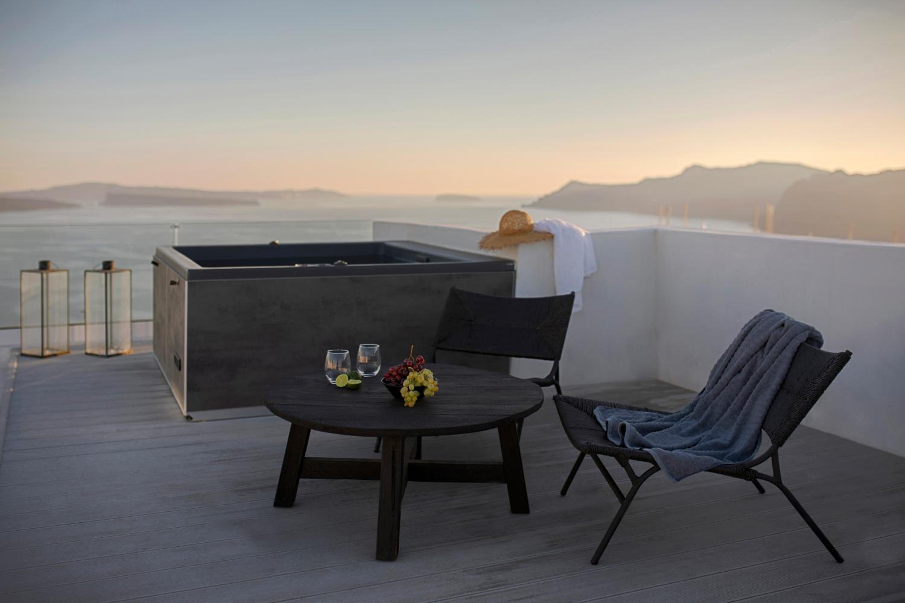 ArmonOia Suites