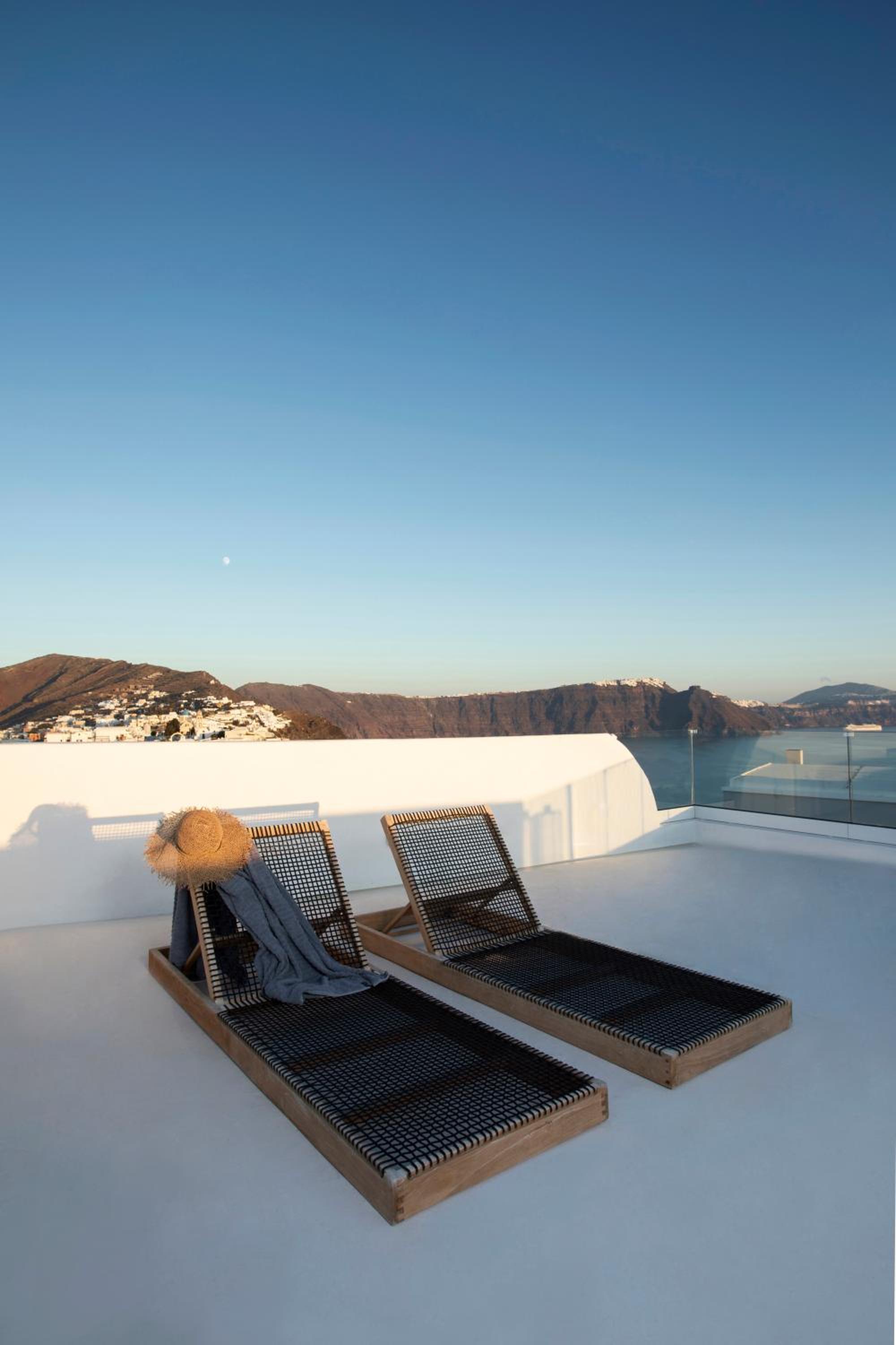 ArmonOia Suites