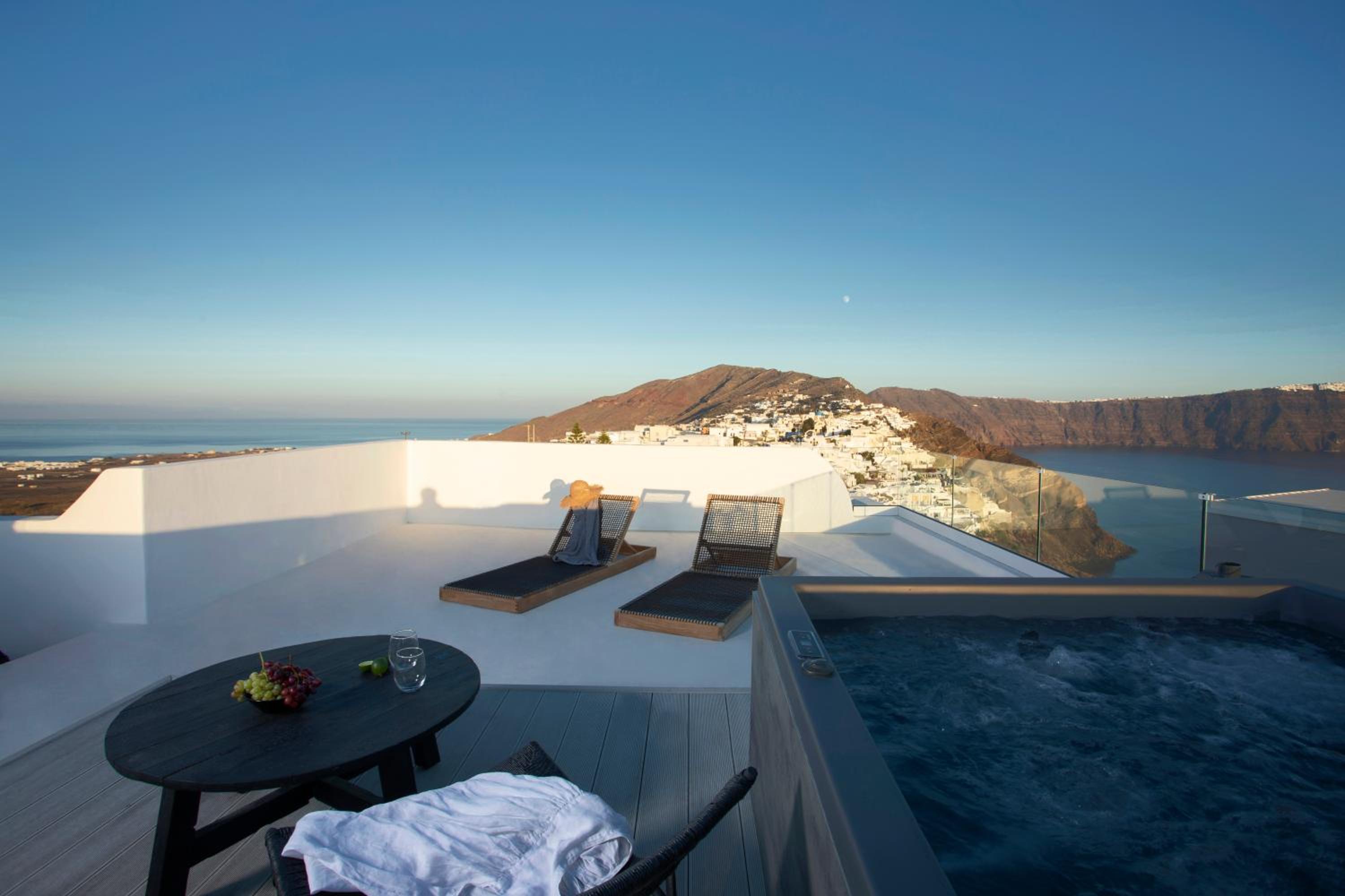 ArmonOia Suites
