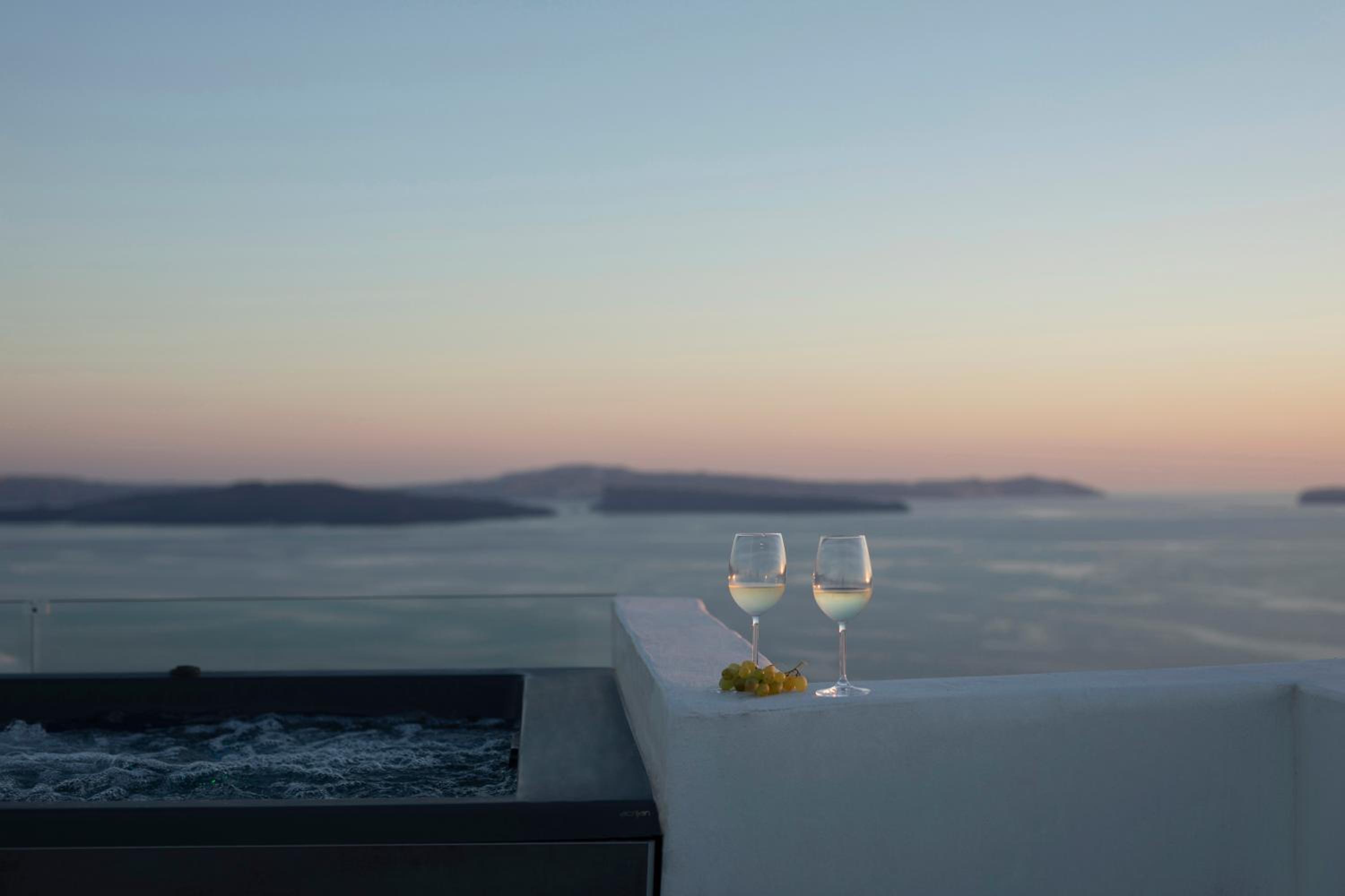 ArmonOia Suites