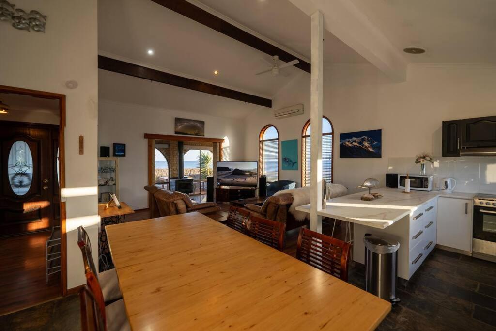 The Ocean Inn