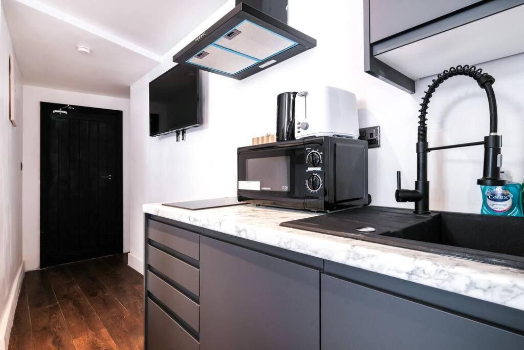 Sleep 2 in Piccadilly Soho Central London VRF