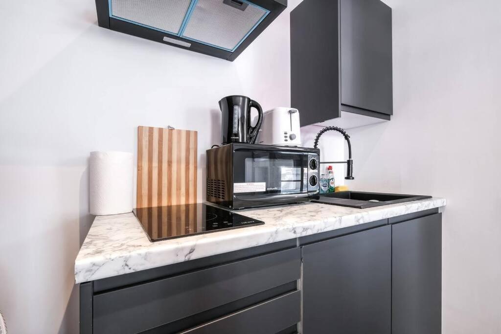 Sleep 2 in Piccadilly Soho Central London VRF