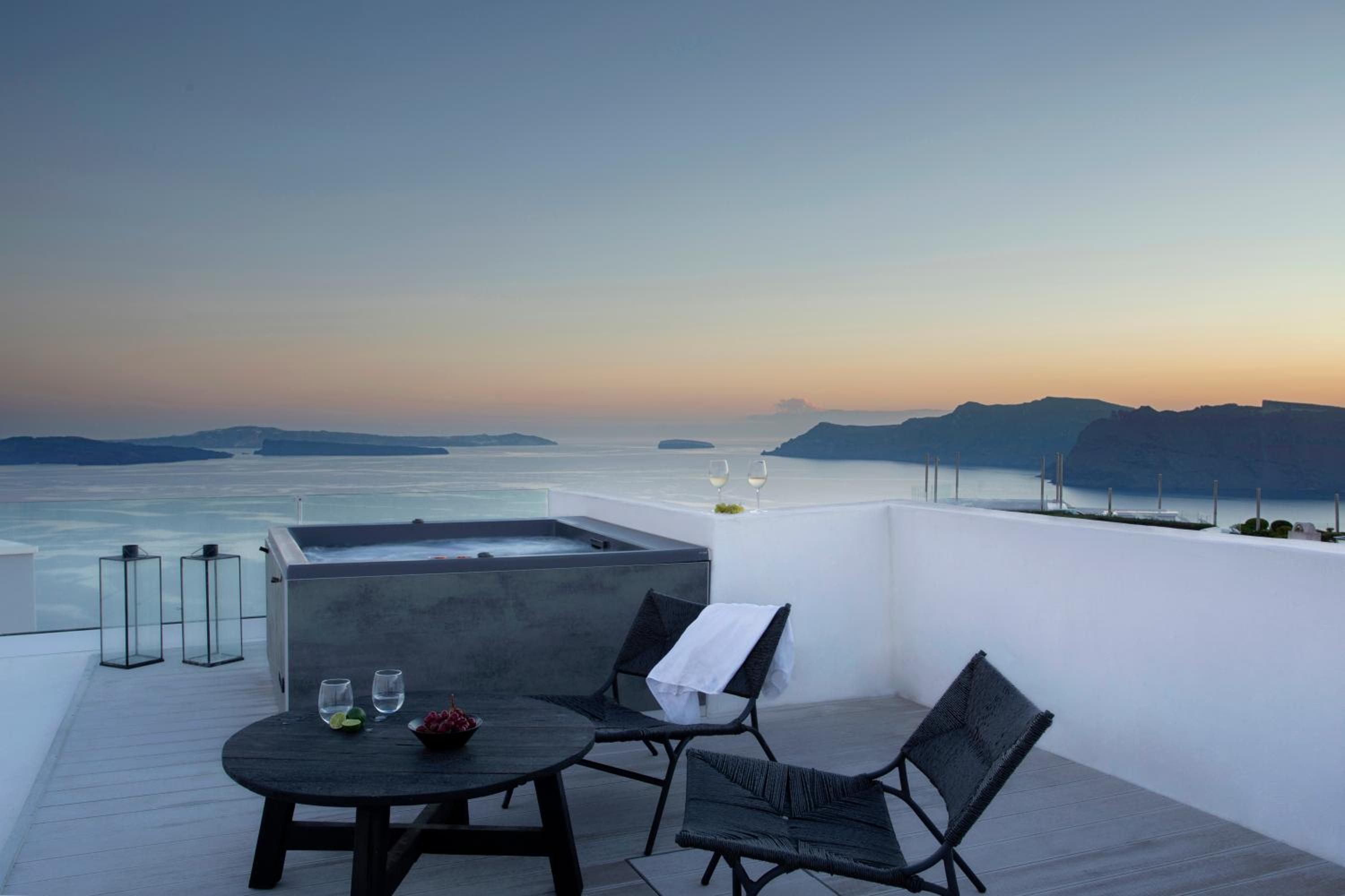 ArmonOia Suites