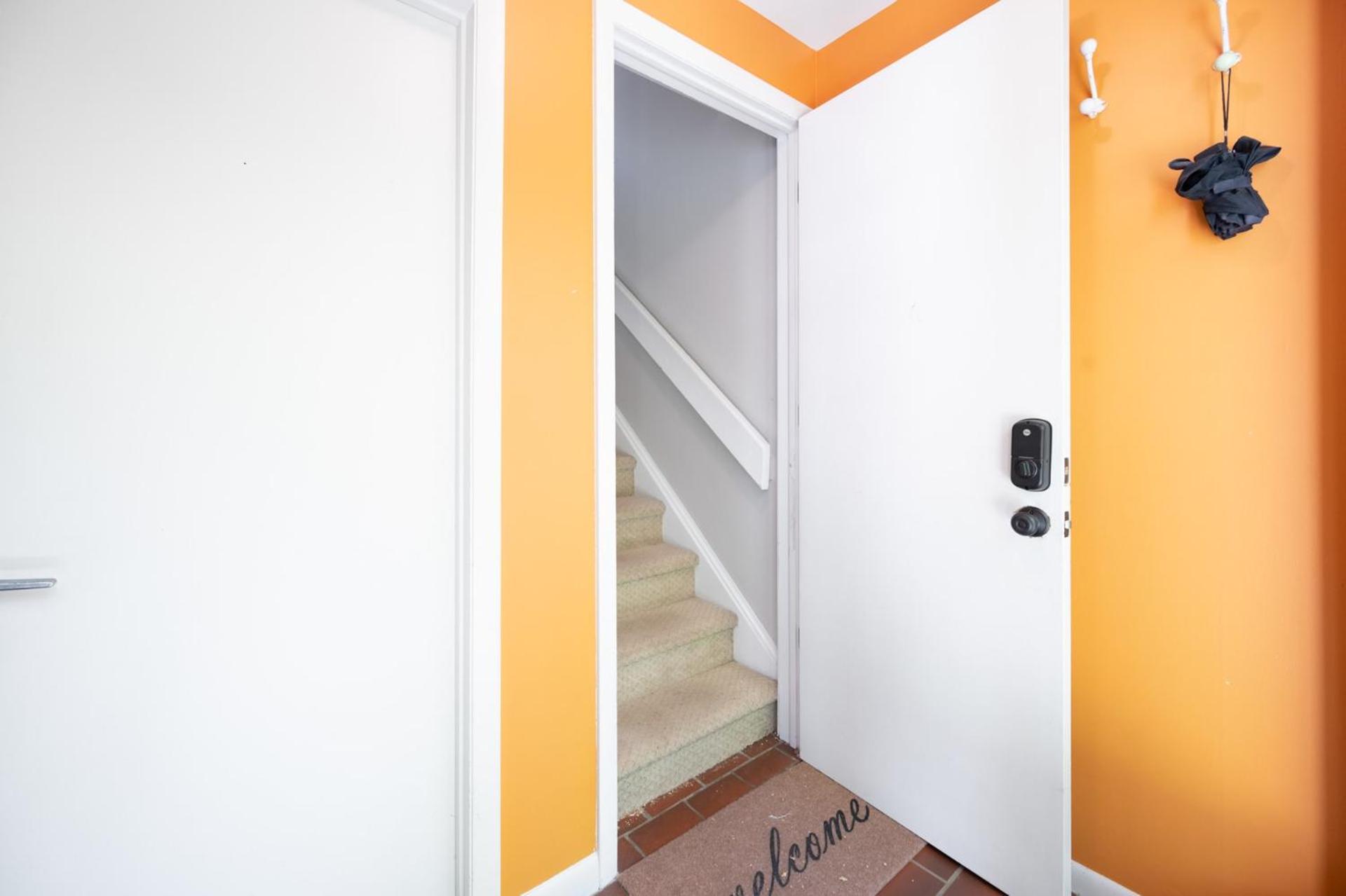 Retro Loft steps from Duke