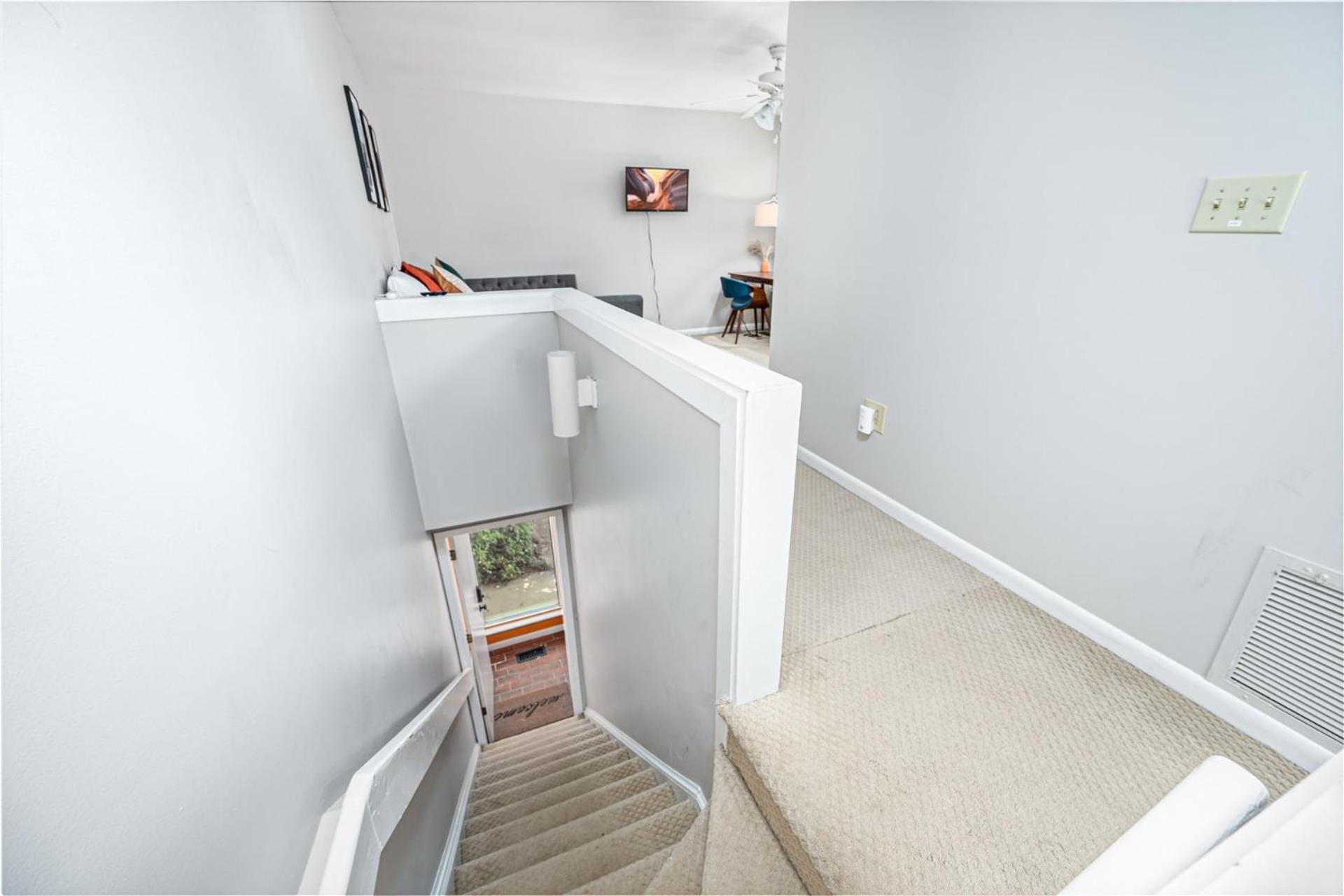 Retro Loft steps from Duke