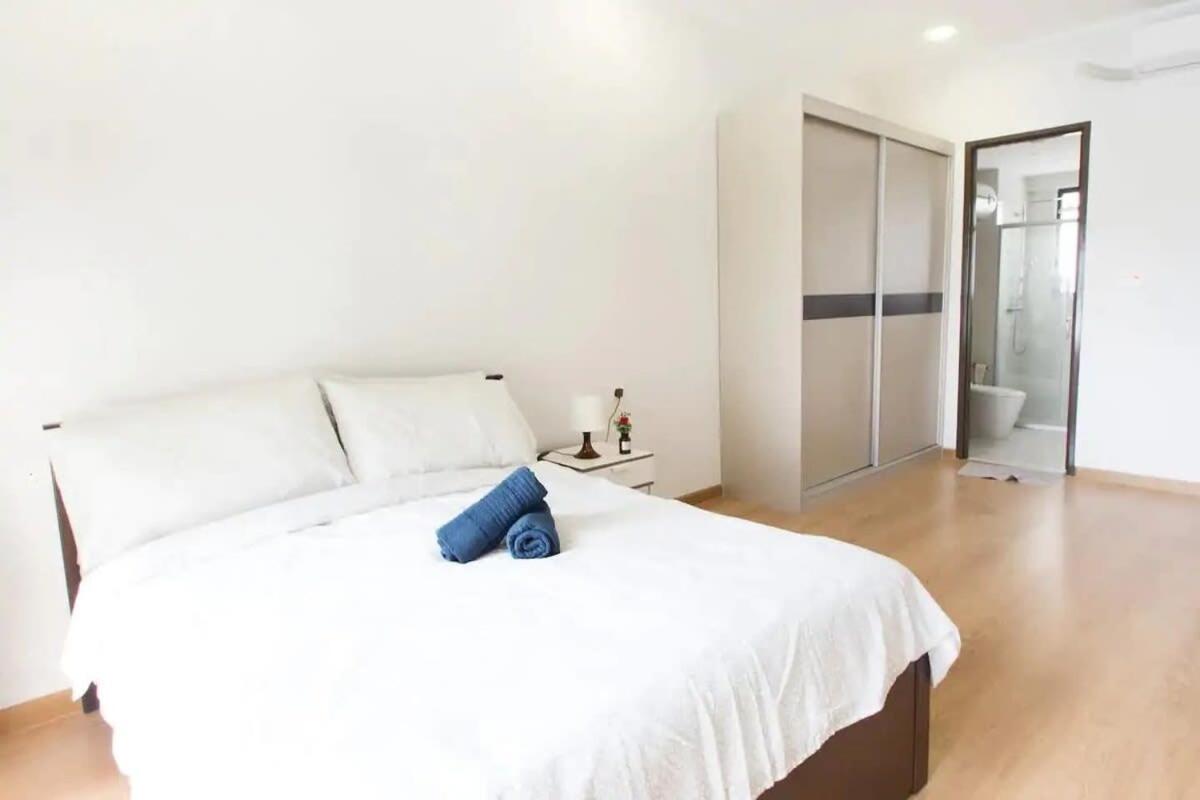 An Airy & Cozy 3BR Suite in Danga Bay FREE Parking