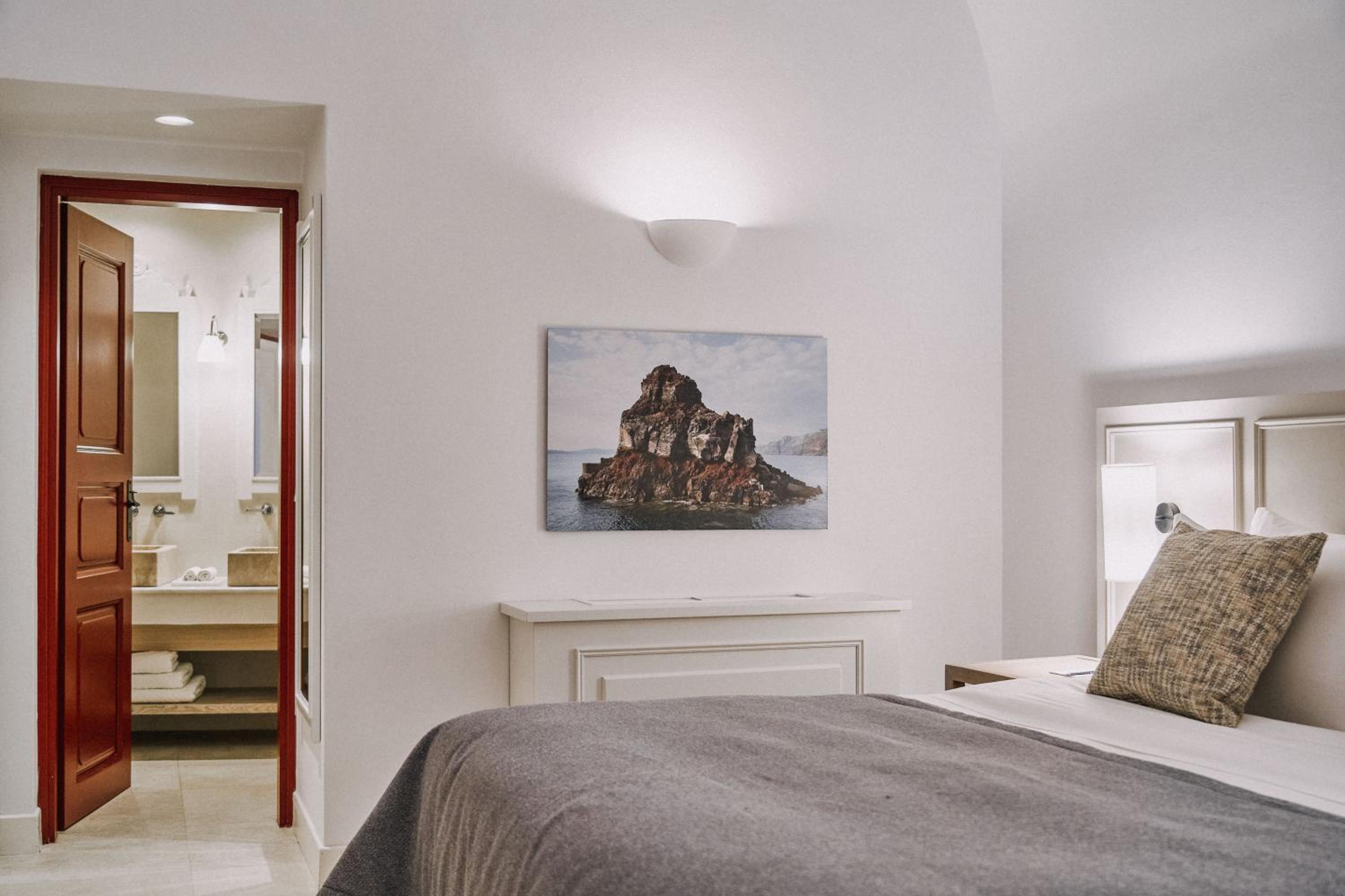 Vedema, a Luxury Collection Resort, Santorini 2