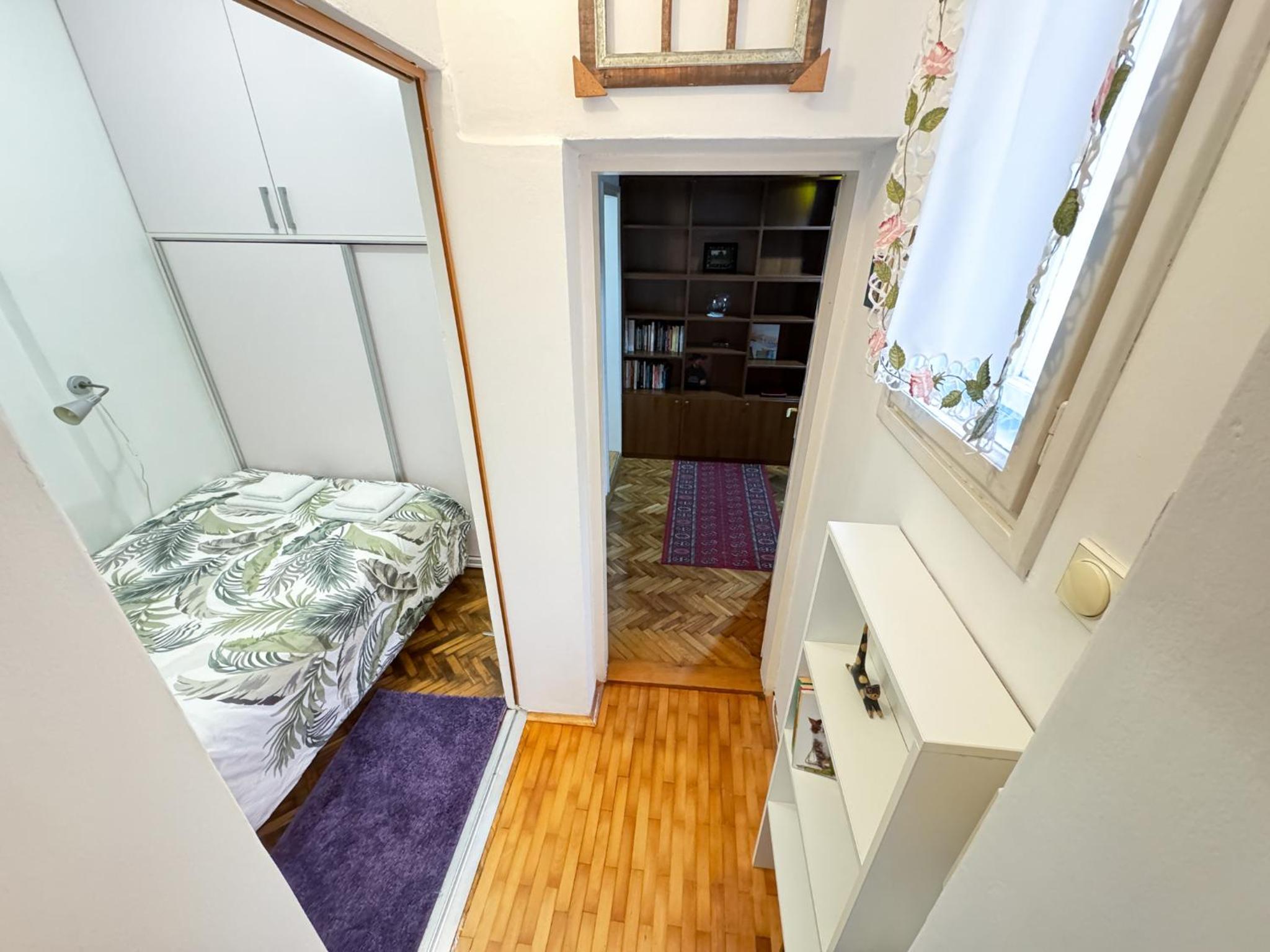 Cozy Old Town Apartment view 3