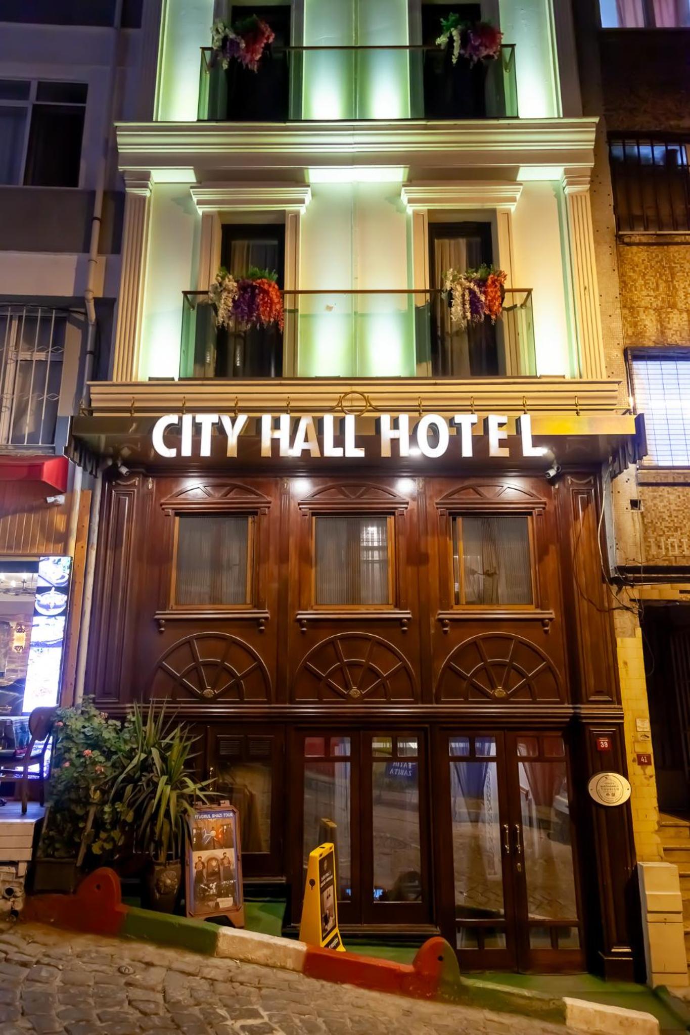 City Hall Otel - Image 43