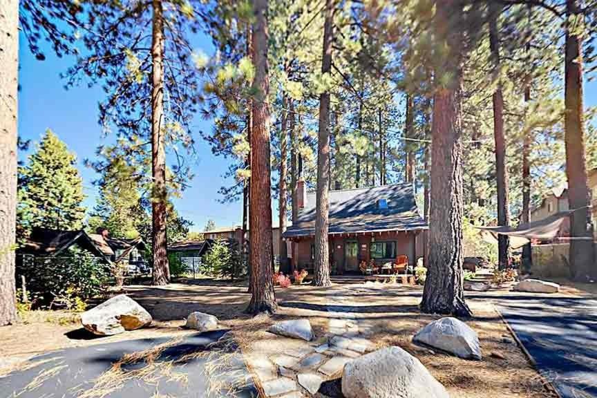 3988 Manzanita Avenue cabin view 2