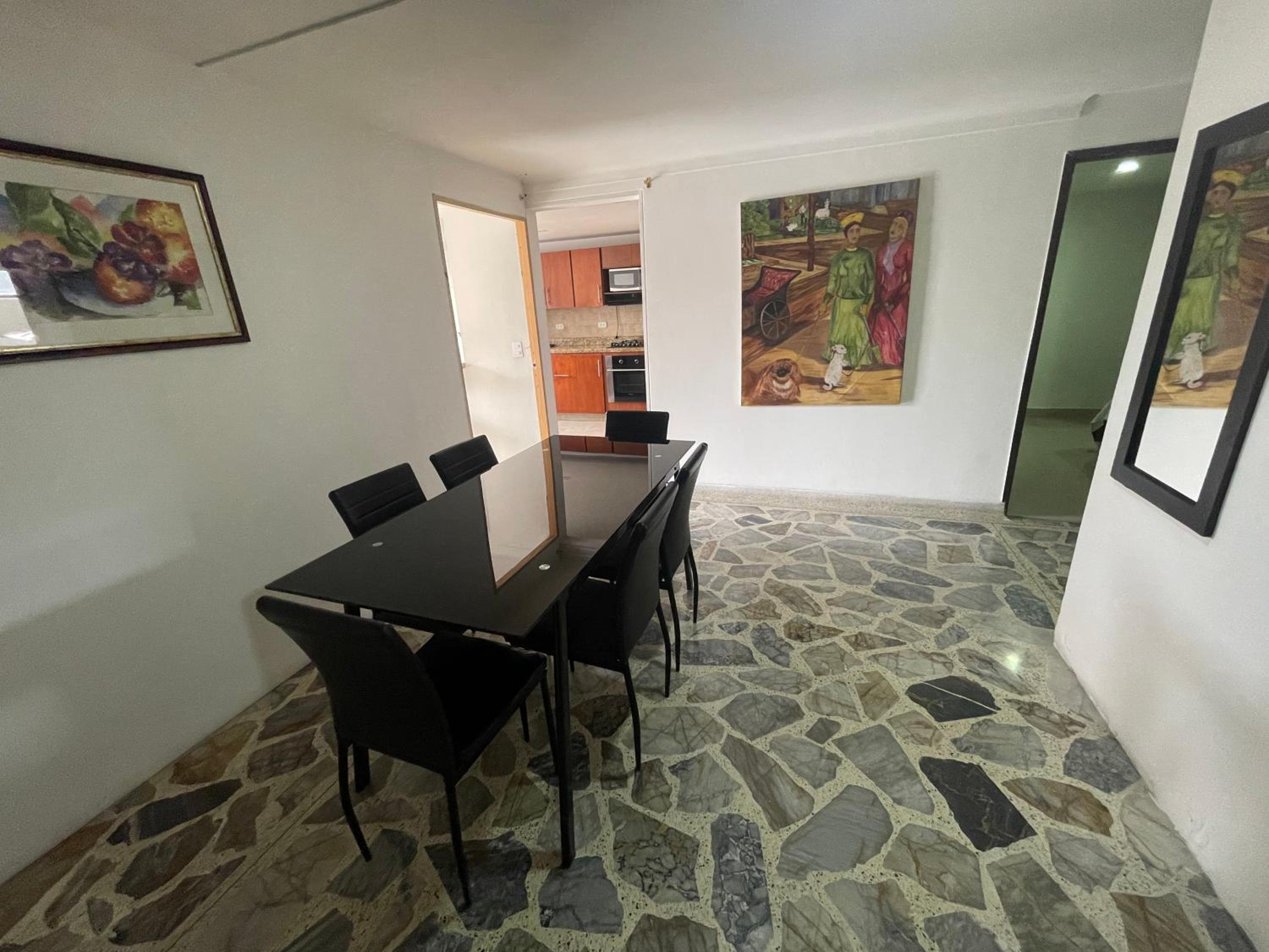 Apartamento cómodo en laureles, grande , céntrico , bien ubicado Apto303