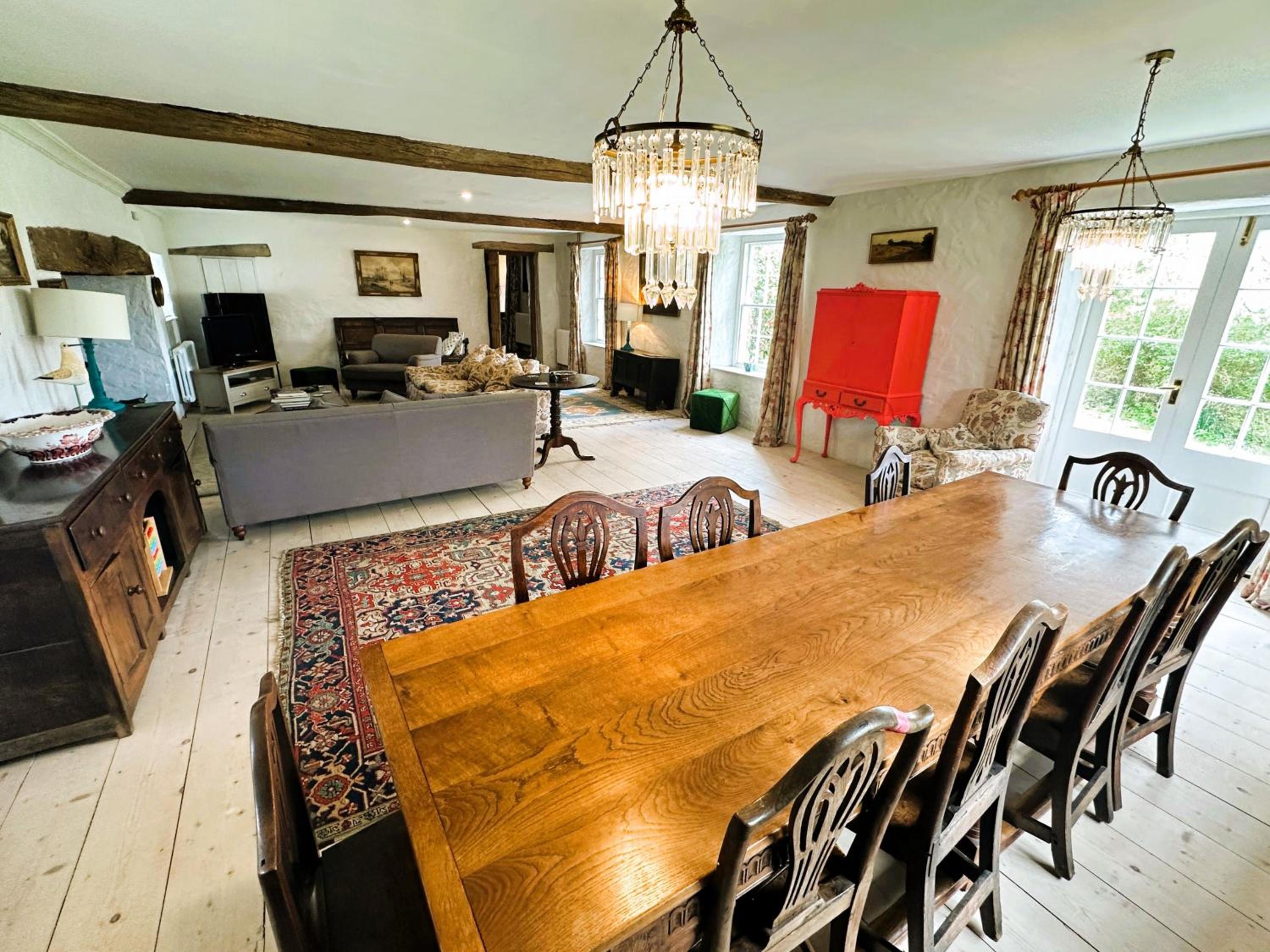 Middlelands - A stunning country house with beautiful gardens in rural Pembrokeshire yet close to coast