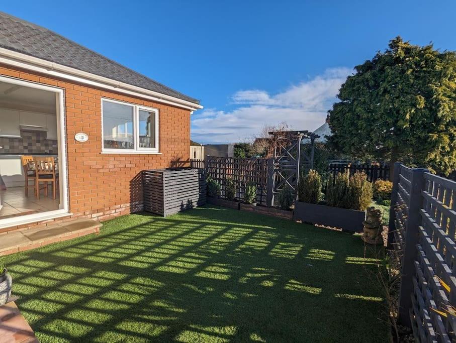 Newholme Cottage - Bird Watchers Paradise - Crabpot Cottages Hunstanton