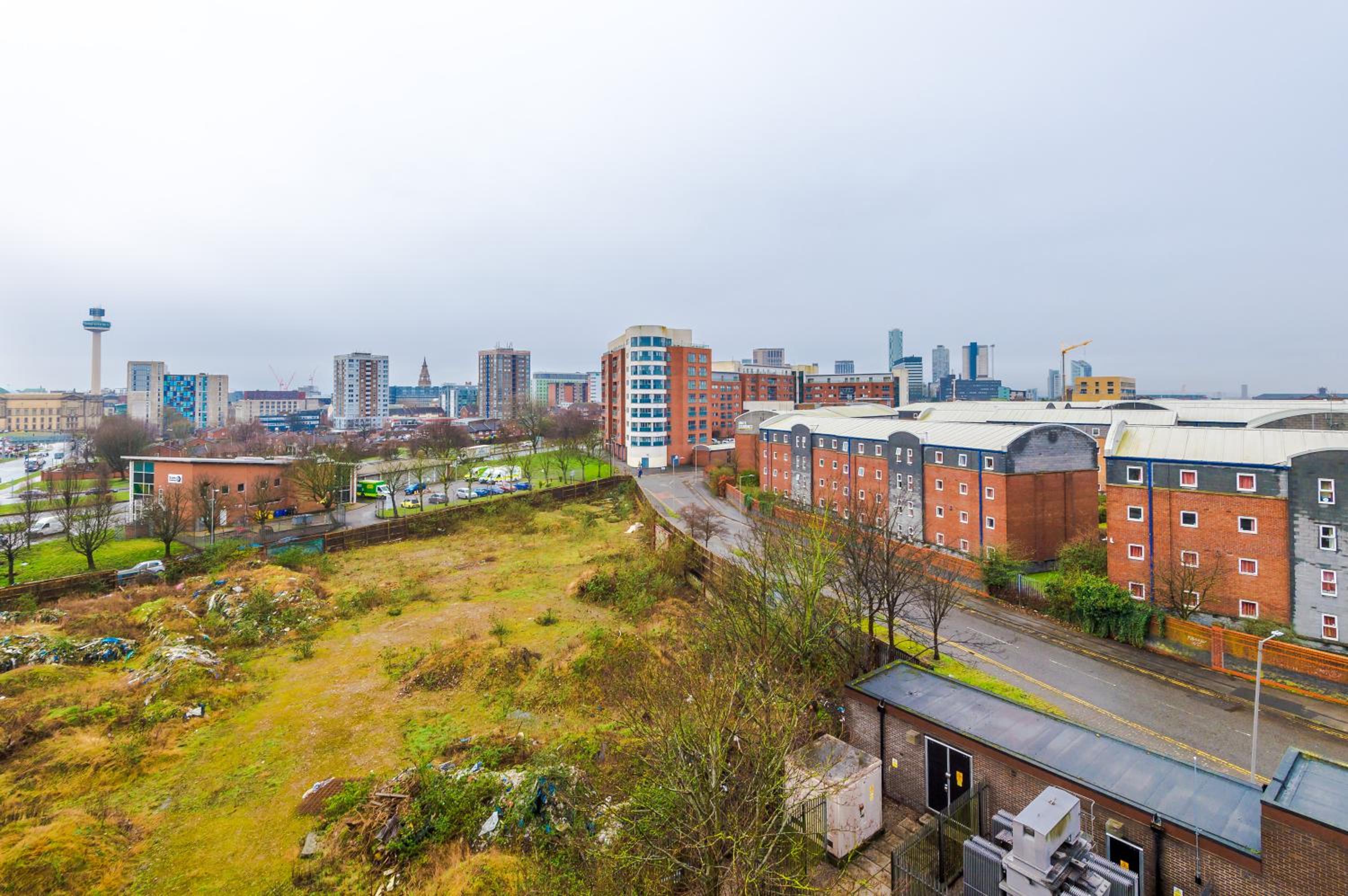 NEW! Pristine 2-Bed Flat on Liverpool by 53 Degrees Property, Amazing Location, Sleeps 6! photo 2