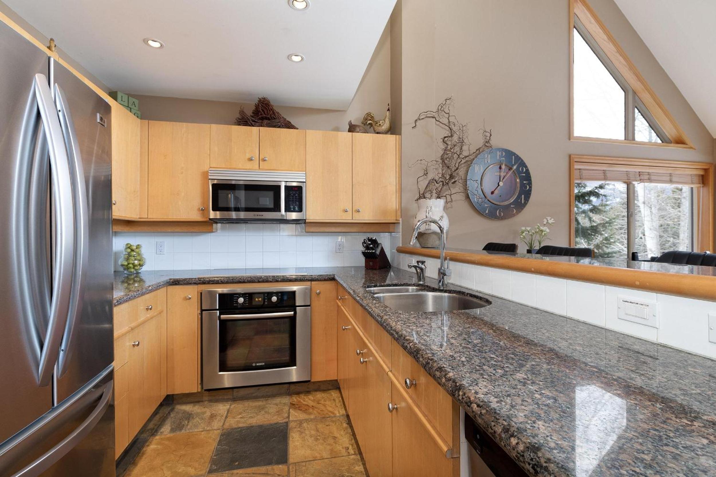 Alpine Greens 8 | Bright Townhome near Blackcomb, Walk or Shuttle to Skiing, Secure Parking