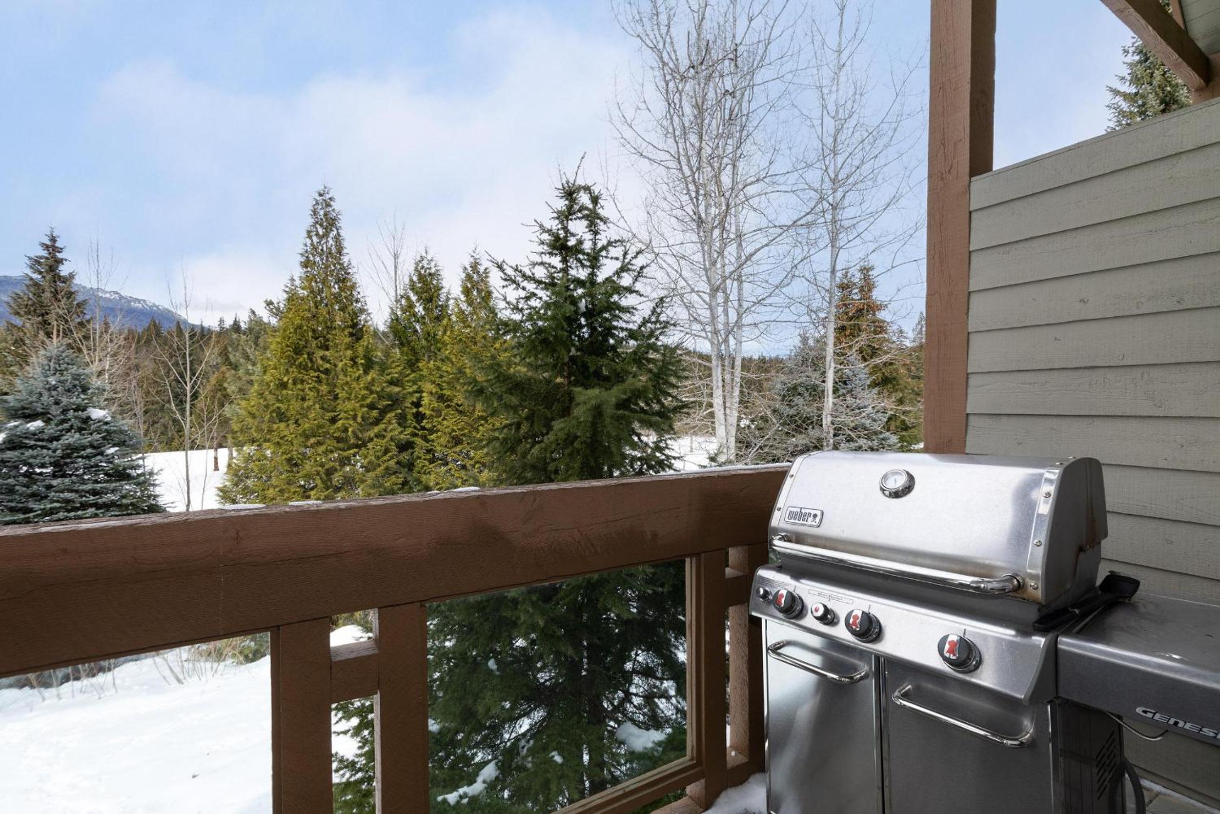 Alpine Greens 8 | Bright Townhome near Blackcomb, Walk or Shuttle to Skiing, Secure Parking