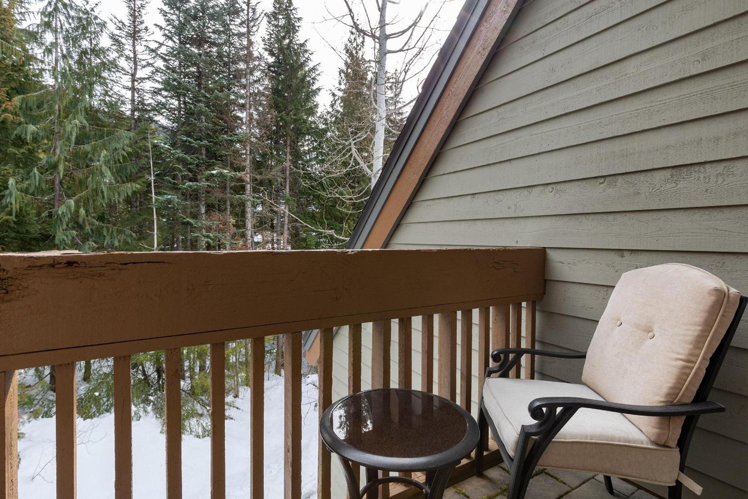 Alpine Greens 8 | Bright Townhome near Blackcomb, Walk or Shuttle to Skiing, Secure Parking
