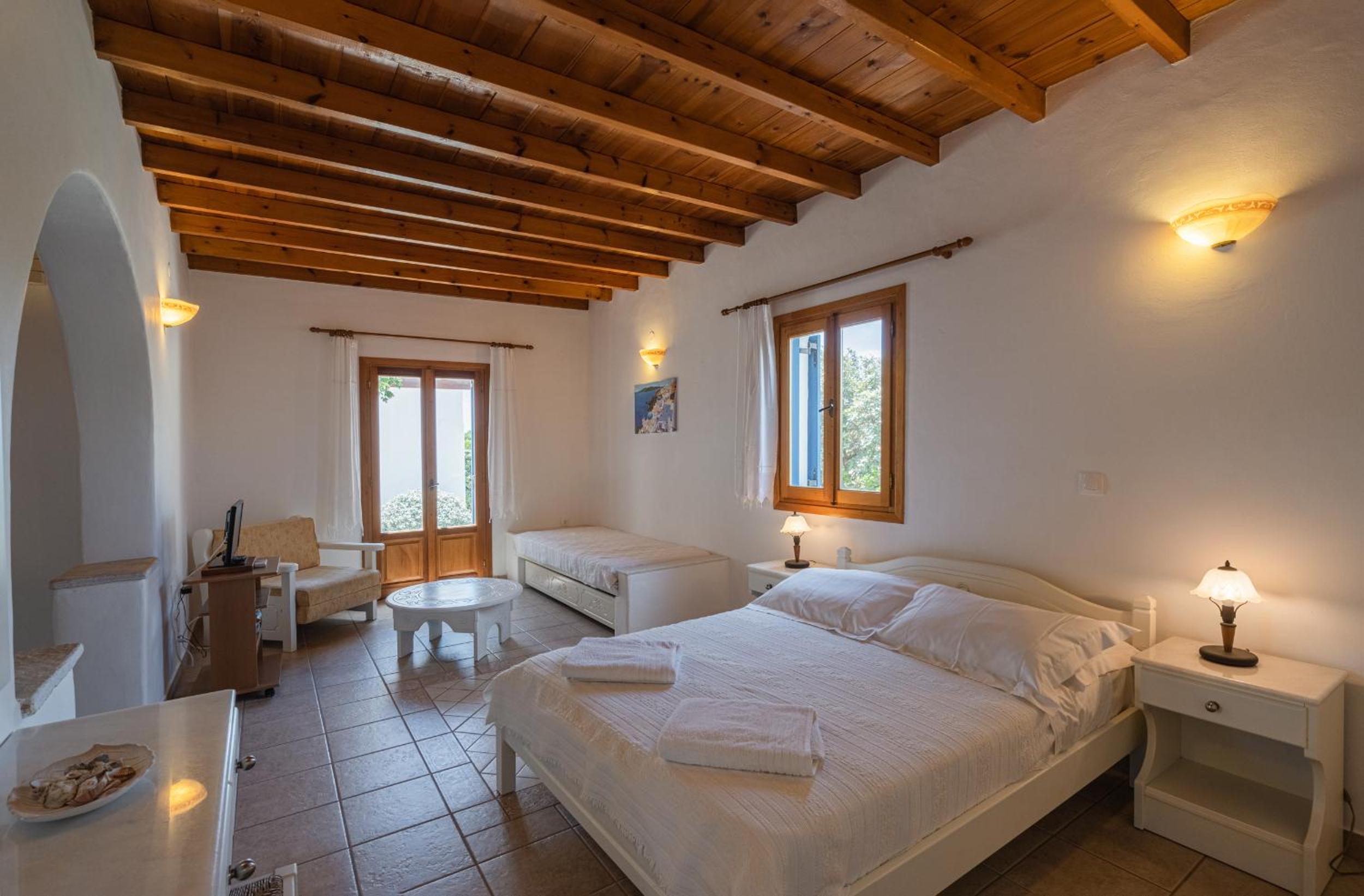Maria's Village One Bedroom House 4 view 3