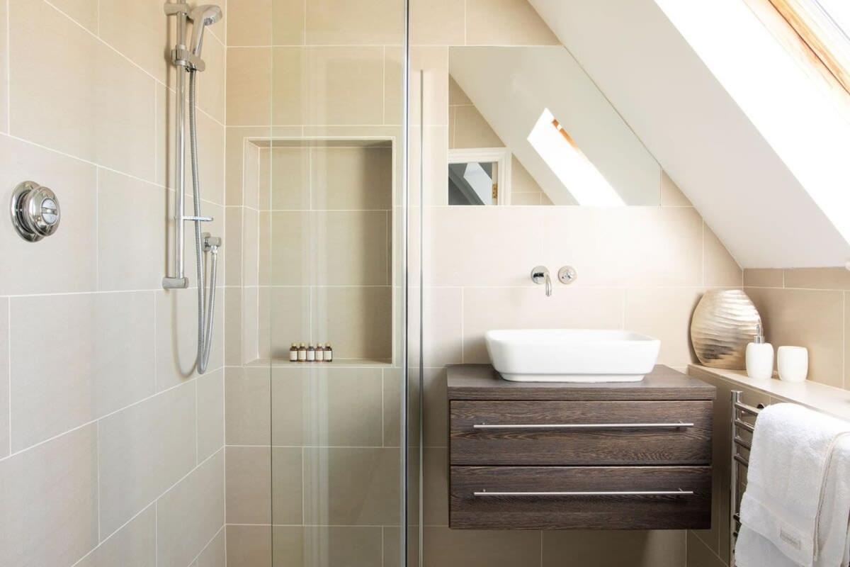 Central Chichester 3bd Mews House For Up To 6 view 5